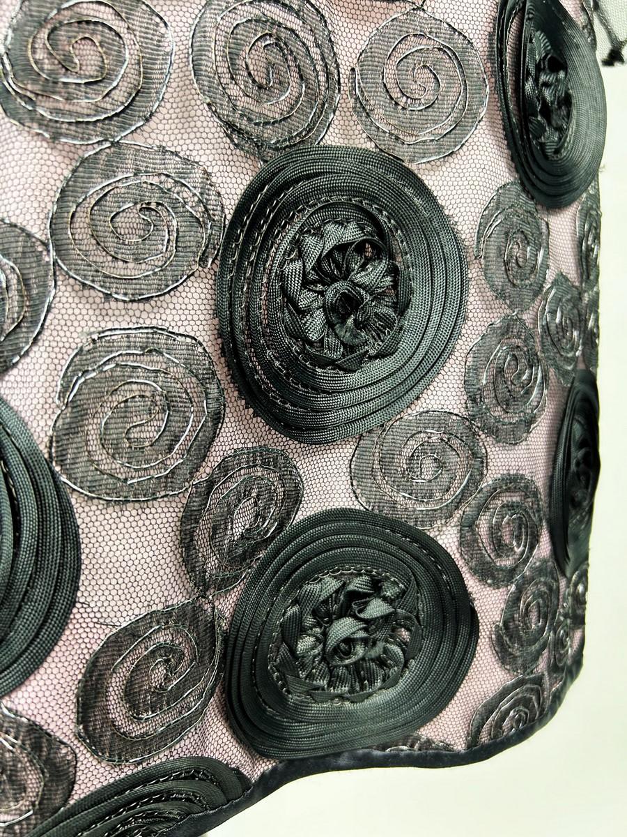 A little black Couture evening dress in embroidered tulle  - France Circa 1968 In Good Condition For Sale In Toulon, FR