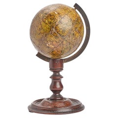 Un piccolo globo terrestre di Newton, Londra 1820. 