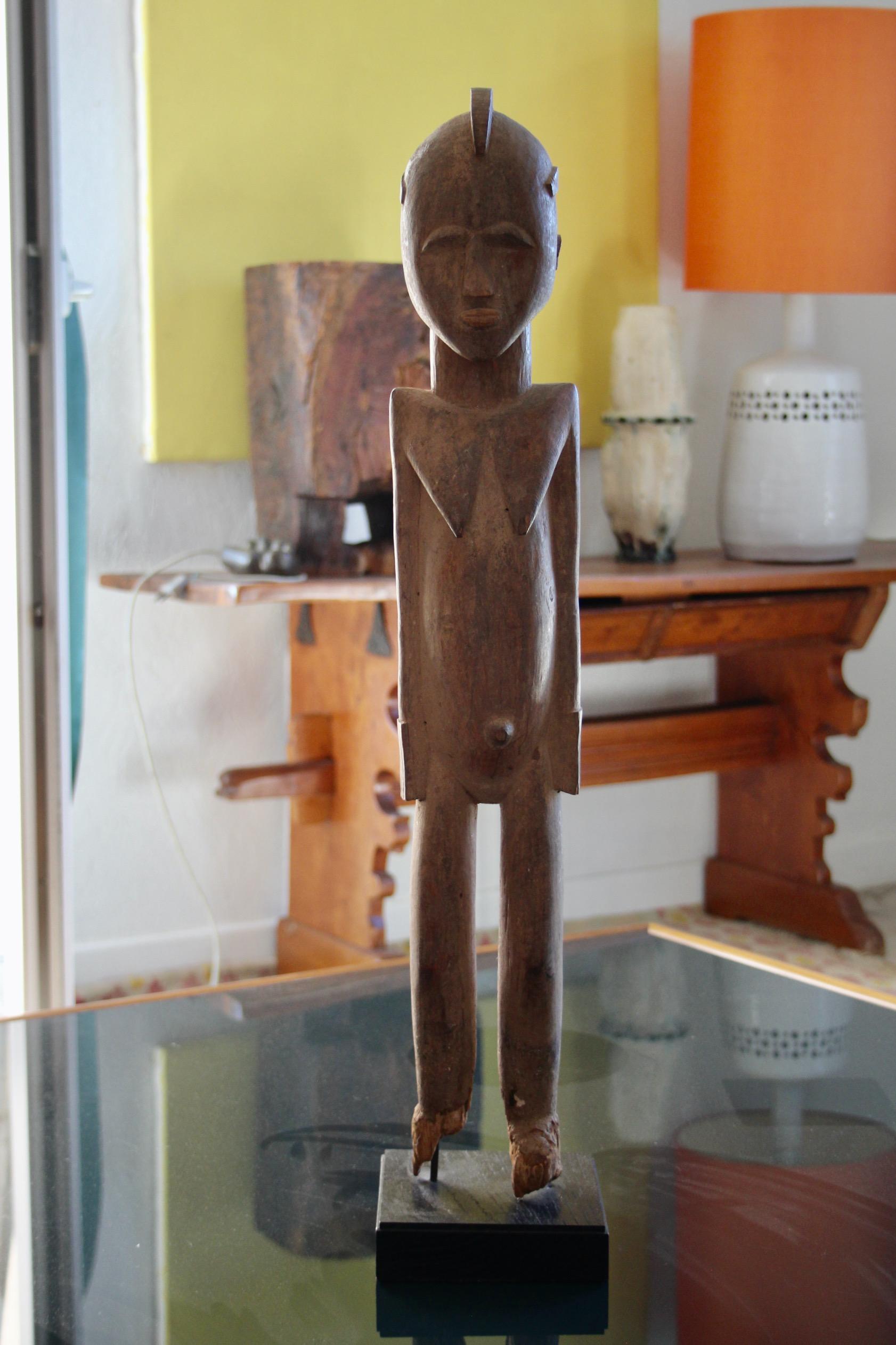 Une sculpture Lobi avec une belle patine et un beau style 