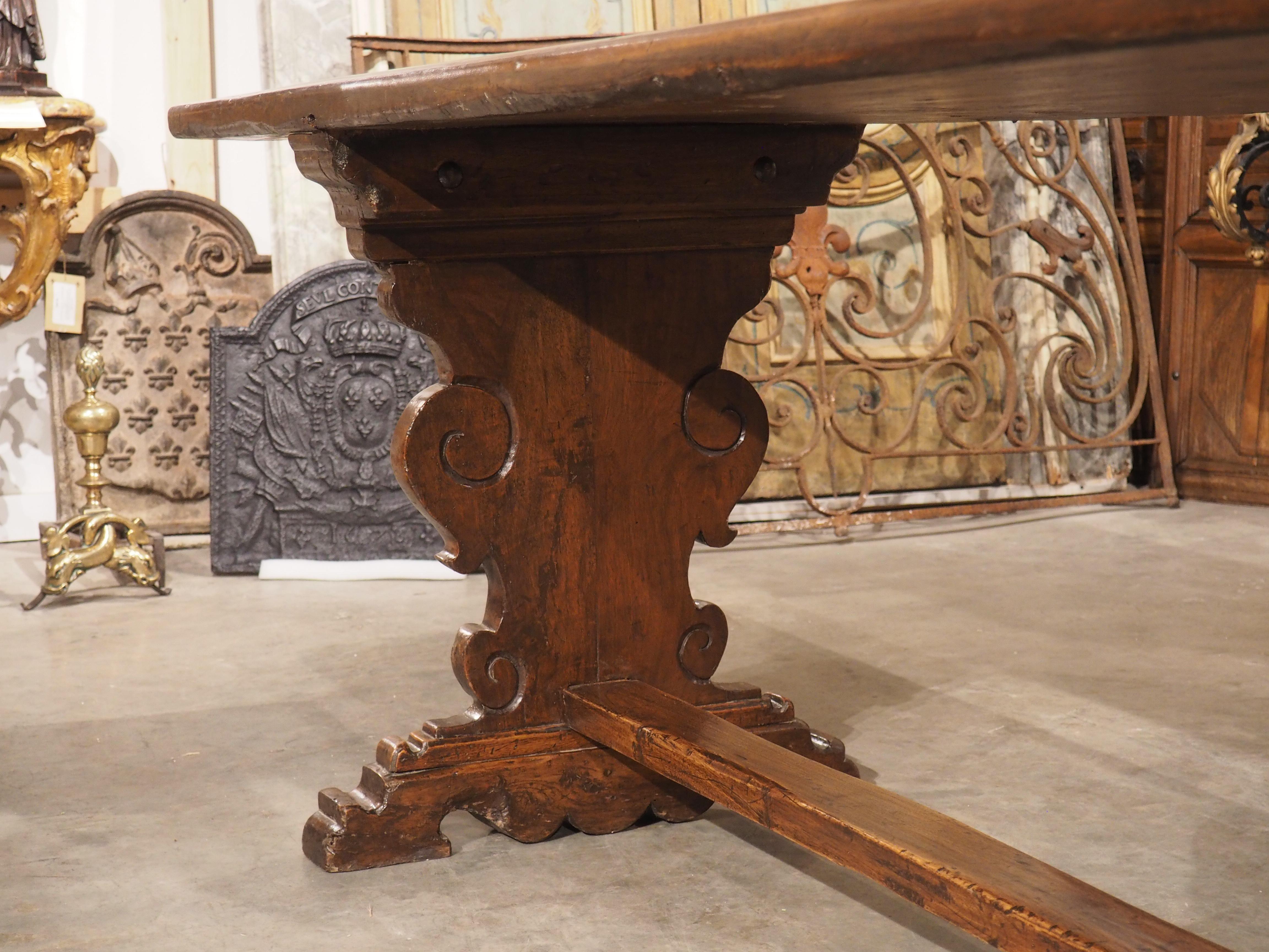 Long 17th Century Single Walnut Plank Refectory Table from Tuscany, Italy For Sale 6