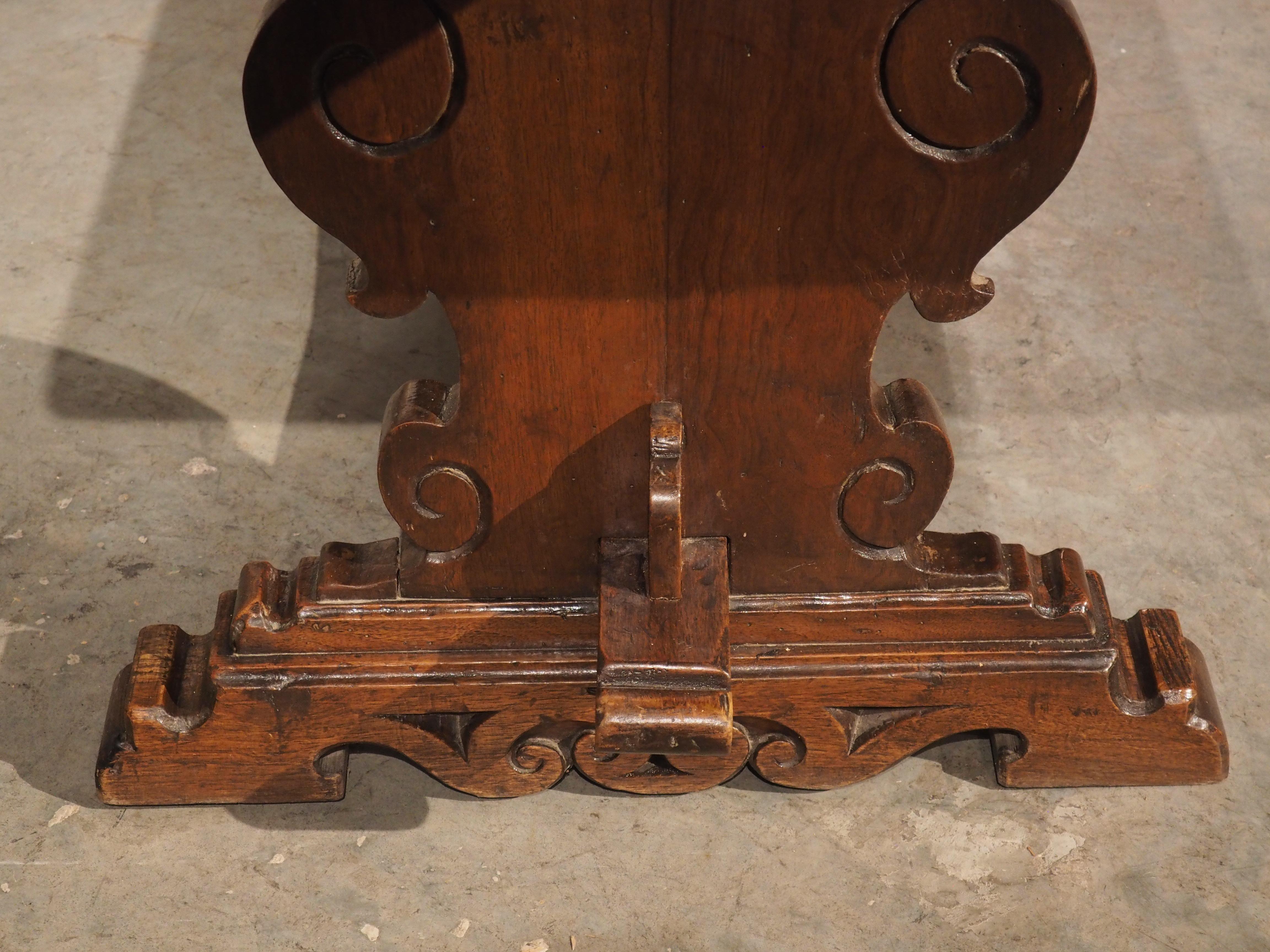 Long 17th Century Single Walnut Plank Refectory Table from Tuscany, Italy For Sale 1