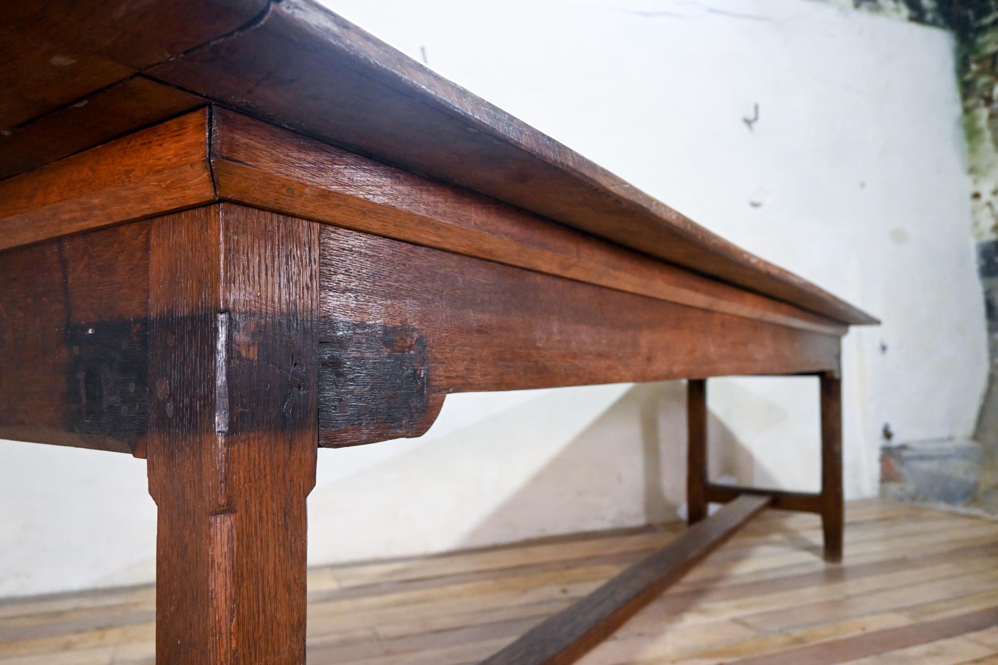 Long 19th Century French Oak Farmhouse Table - Refectory  For Sale 4
