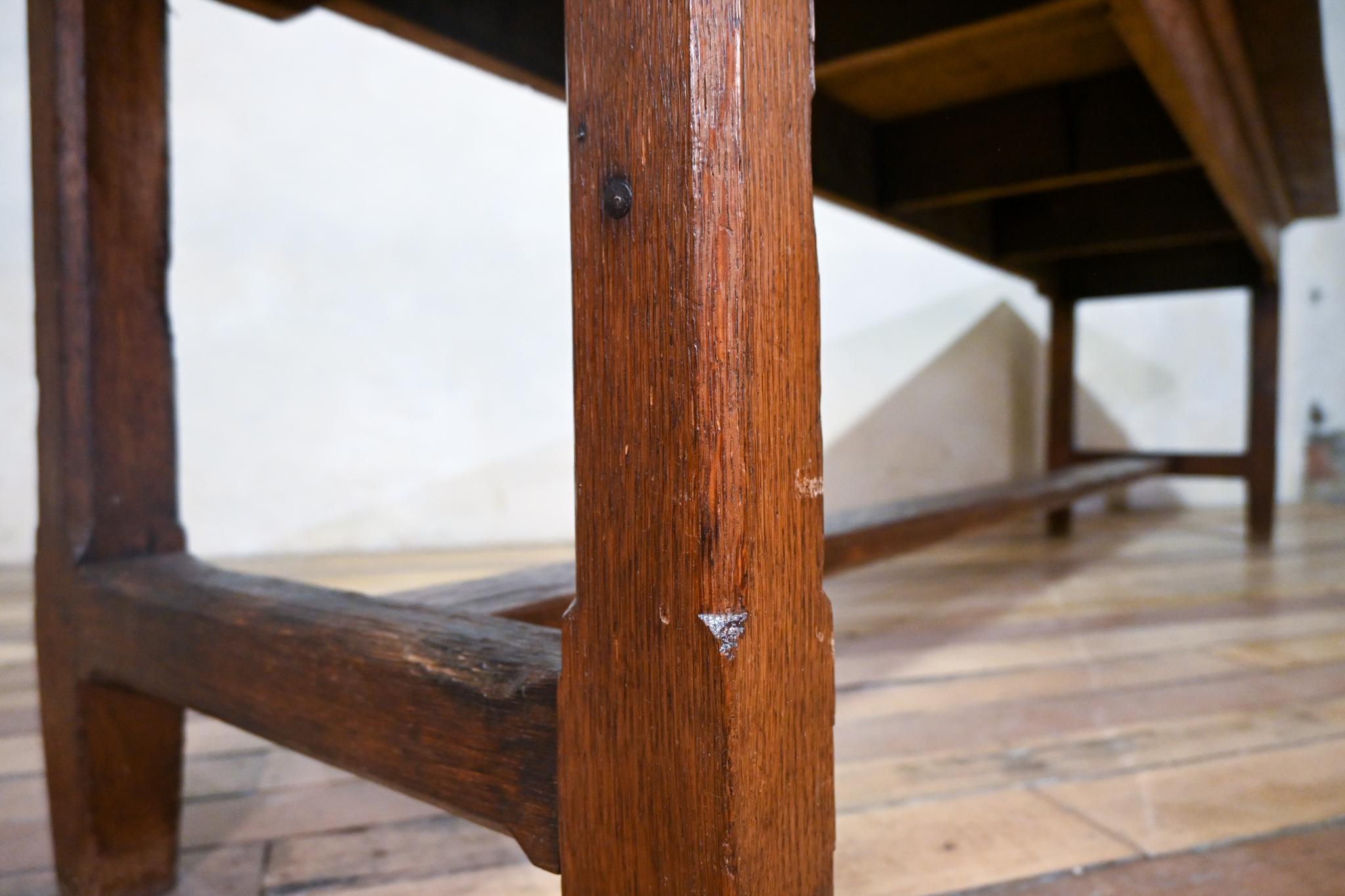 Long 19th Century French Oak Farmhouse Table - Refectory  For Sale 5