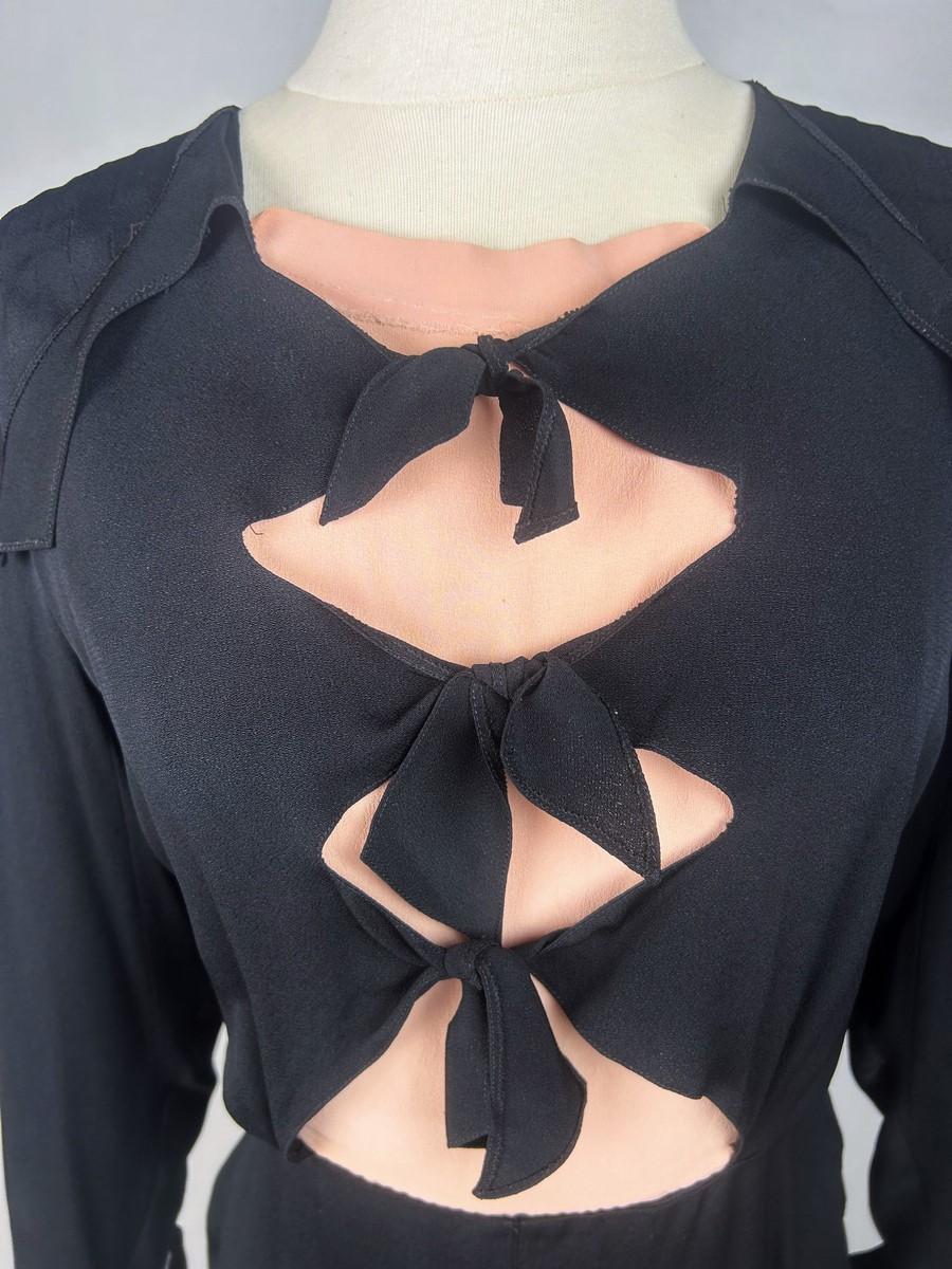 Robe longue en crêpe de soie noir et saumon - Allemagne Circa 1938-1942 Pour femmes en vente