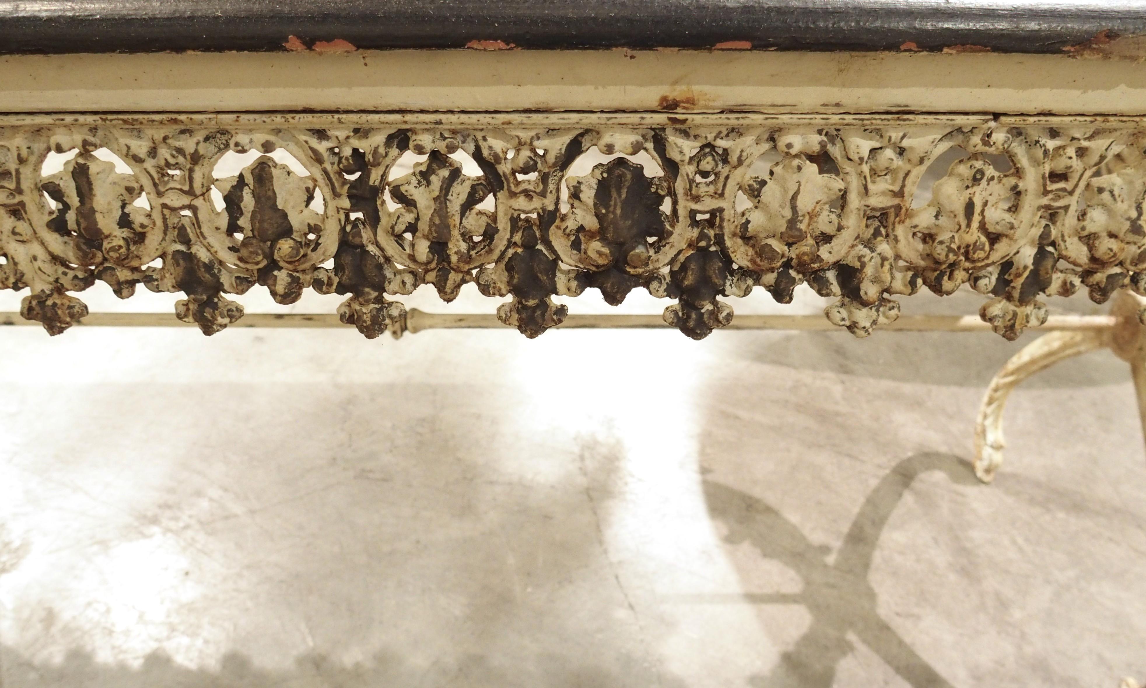 A Long, Painted Antique Cast Iron Table from Aix-en-Provence, France Circa 1890 In Good Condition For Sale In Dallas, TX