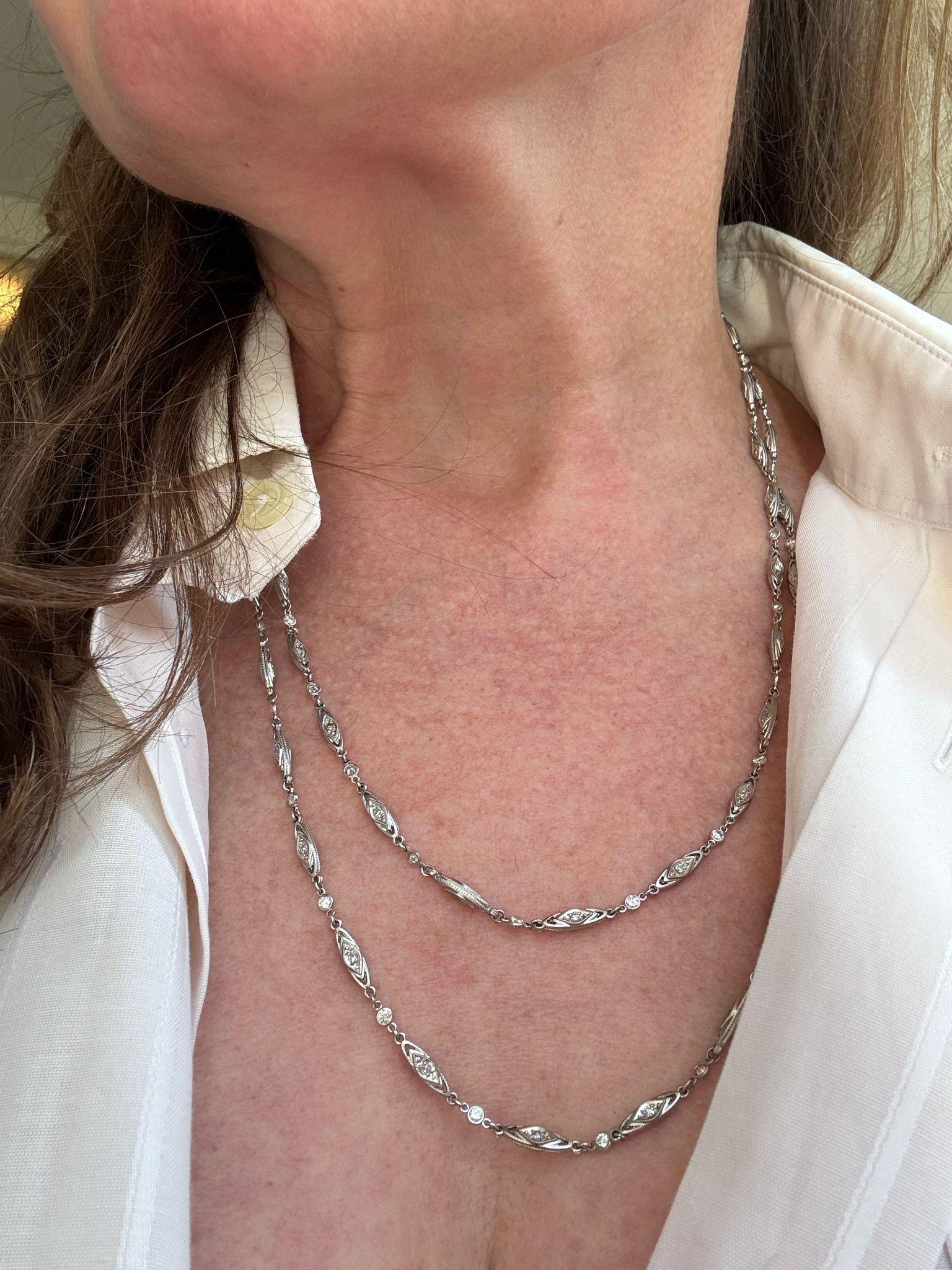 da uomo o donna Una lunga catena Art Déco in platino con diamanti in vendita