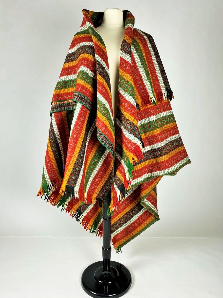 A Long Striped Paisley Shawl with Bayadère Decor - France Circa 1870 For Sale 8
