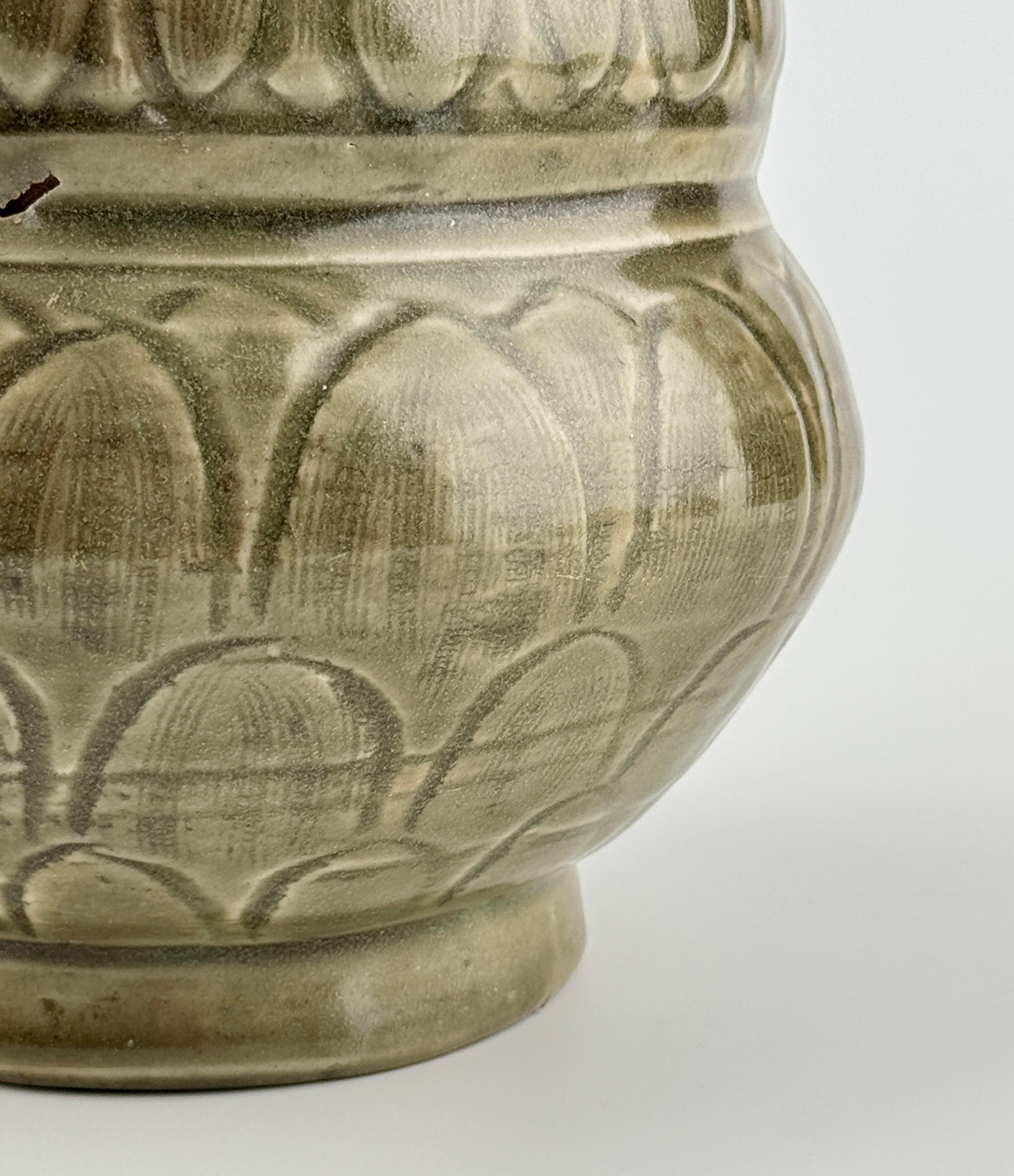 A Longquan Celadon Five-spouted Jar, Northern Song Dynasty (960~1127) For Sale 2