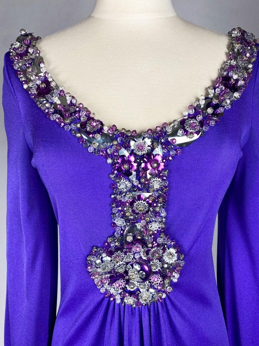 A Loris Azzaro Couture Robe de soirée à bijoux violets Circa 1970-1975 5