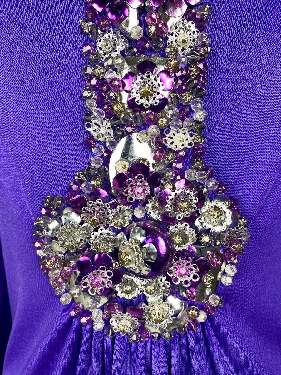 A Loris Azzaro Couture Robe de soirée à bijoux violets Circa 1970-1975 6