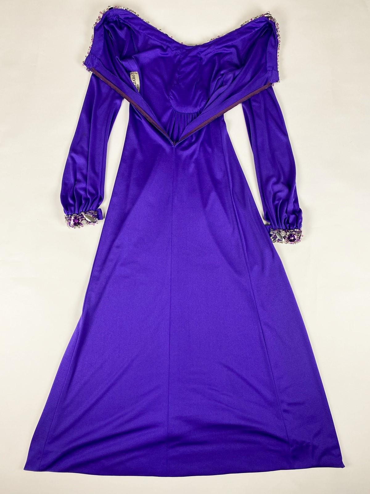 A Loris Azzaro Couture Robe de soirée à bijoux violets Circa 1970-1975 3