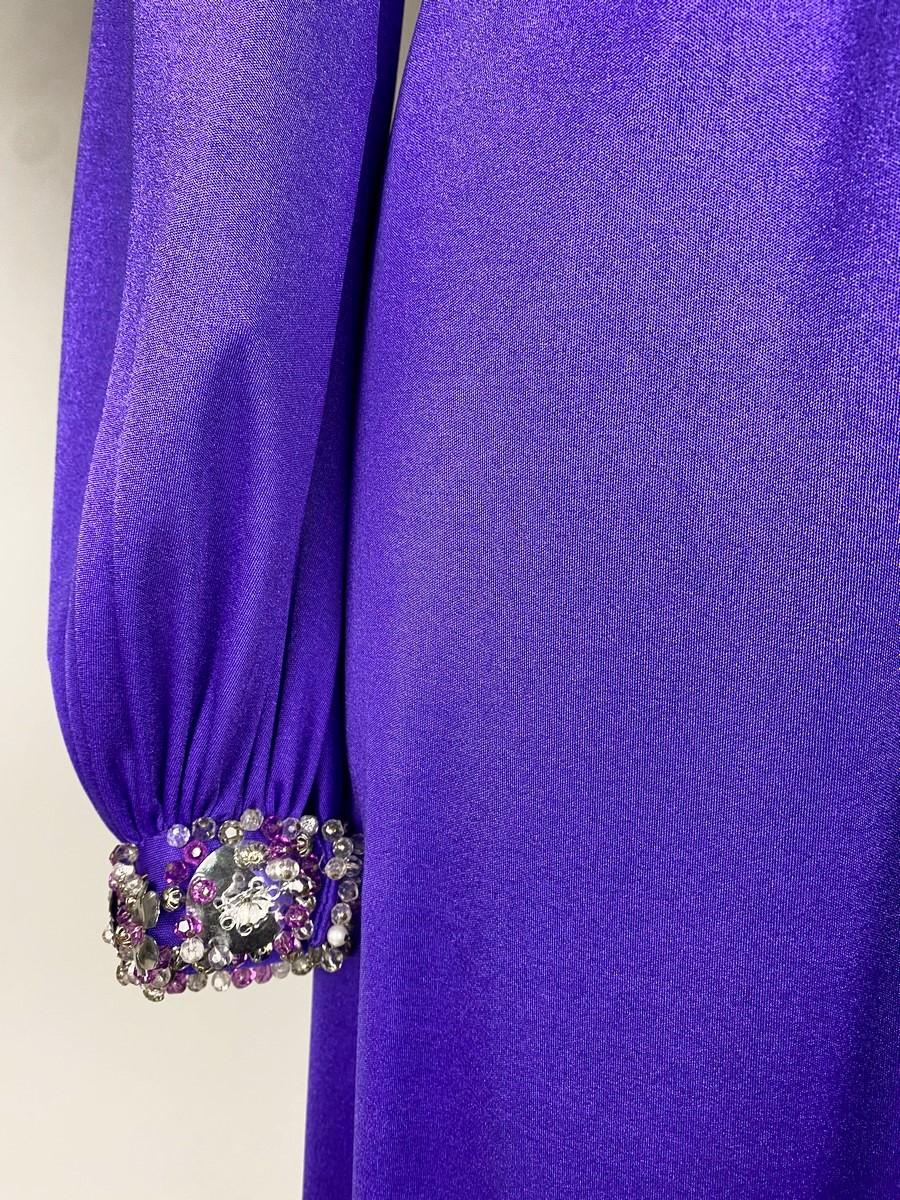 A Loris Azzaro Couture Robe de soirée à bijoux violets Circa 1970-1975 4