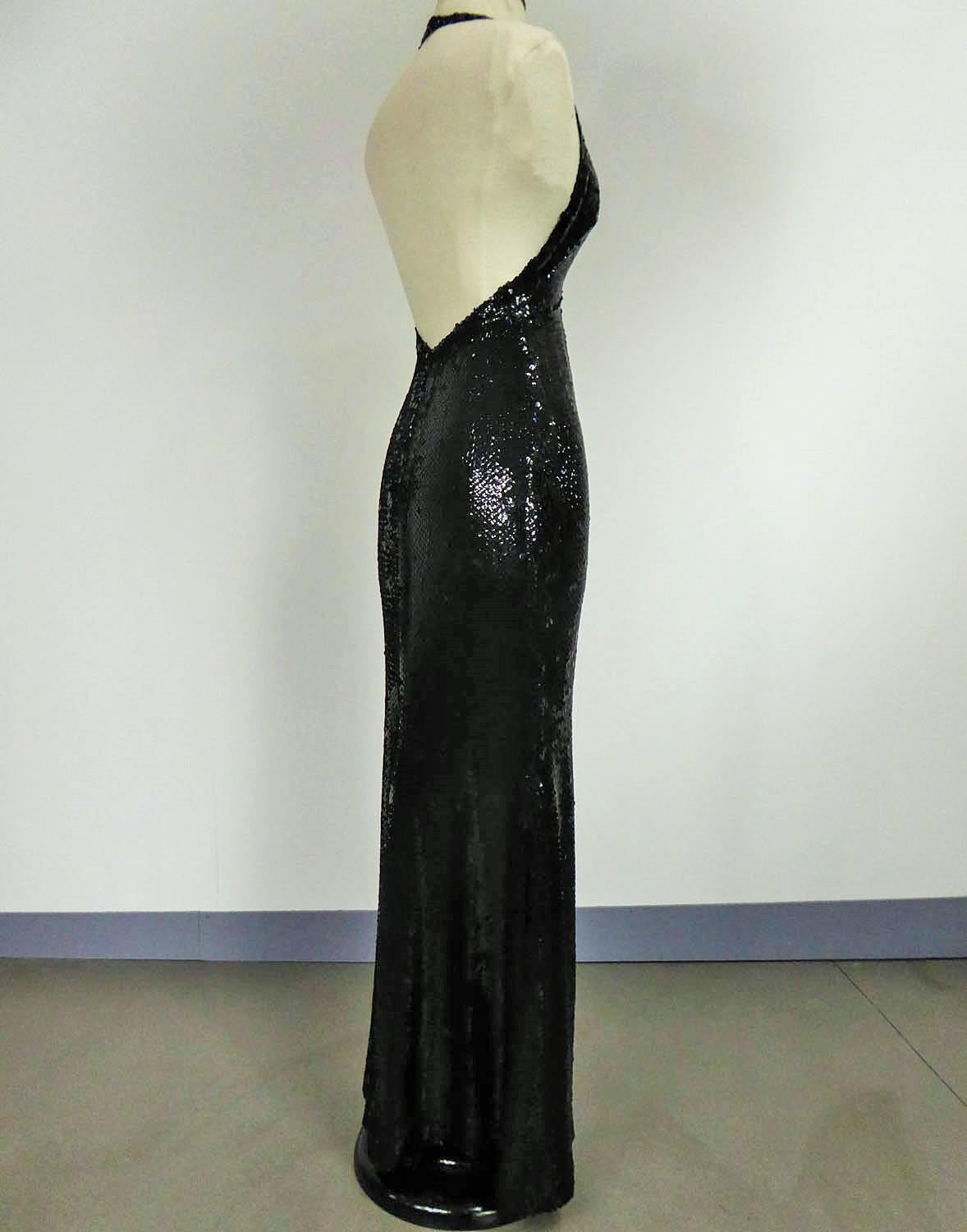A Loris Azzaro Couture Embroidered Sequins Evening Dress Circa 1970/1980 In Good Condition For Sale In Toulon, FR