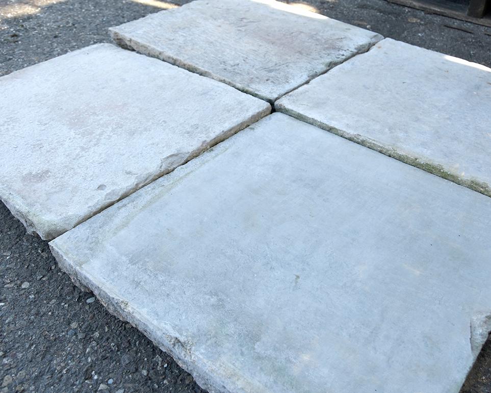 A beautiful lot of  Dalles.
These are limestone tiles.
It is a lot of 40 m2 in total with the dimensions of ± 50 x 50 cm
and a thickness of ± 8 cm.