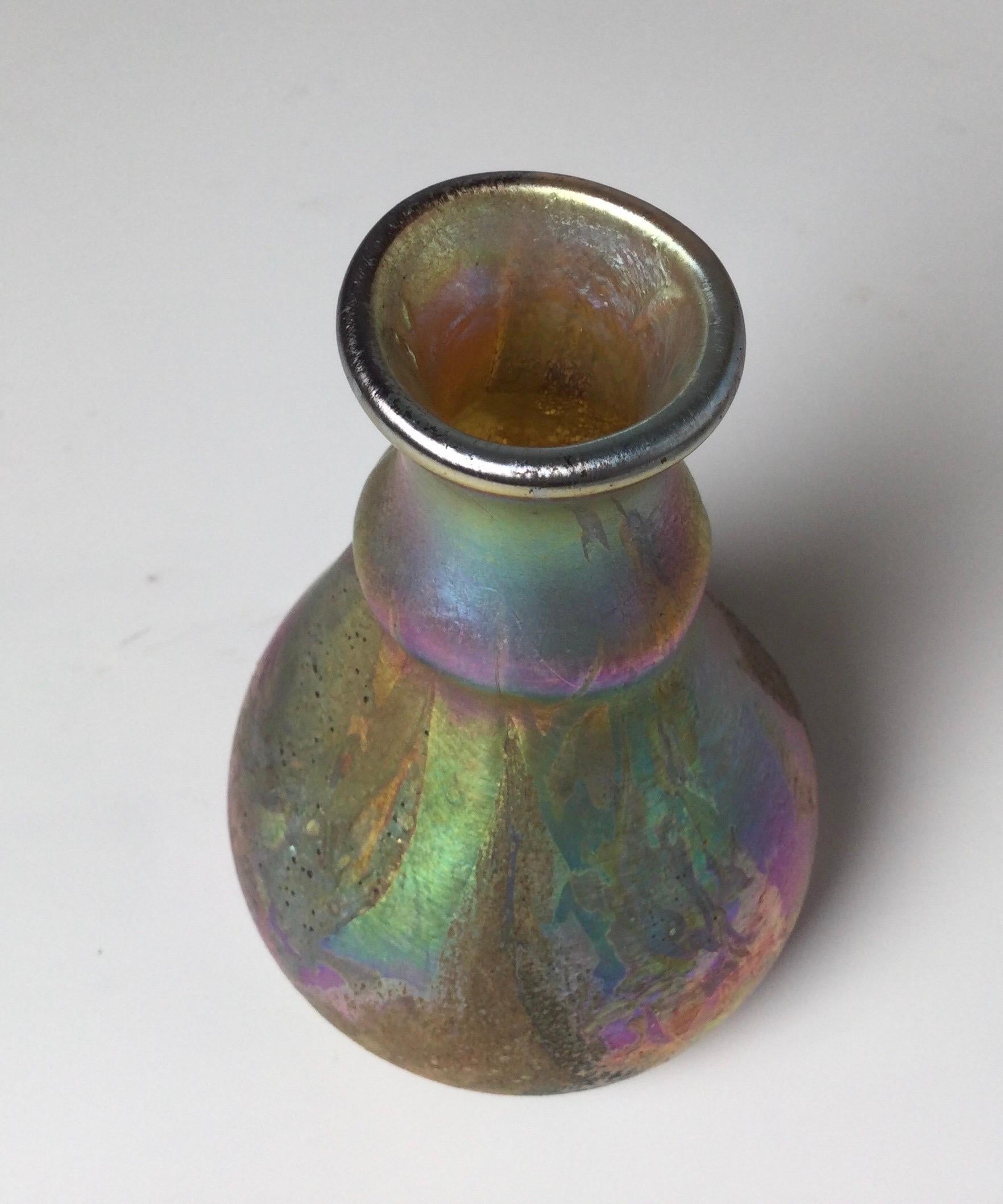 Louis Comfort Tiffany Cypriut Lava Glass Vase, 1910 In Excellent Condition For Sale In Lambertville, NJ