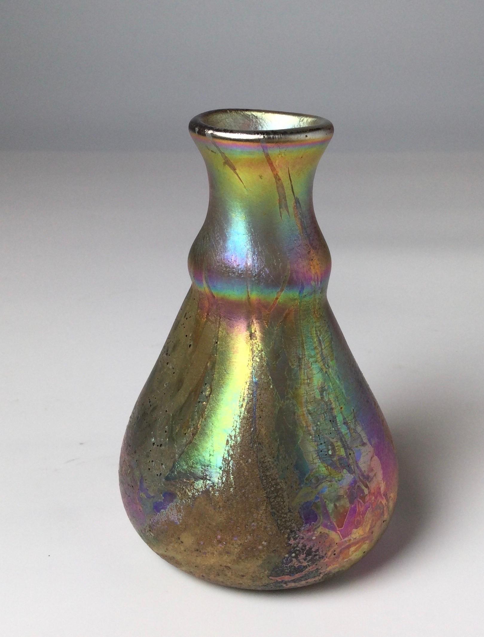Early 20th Century Louis Comfort Tiffany Cypriut Lava Glass Vase, 1910 For Sale