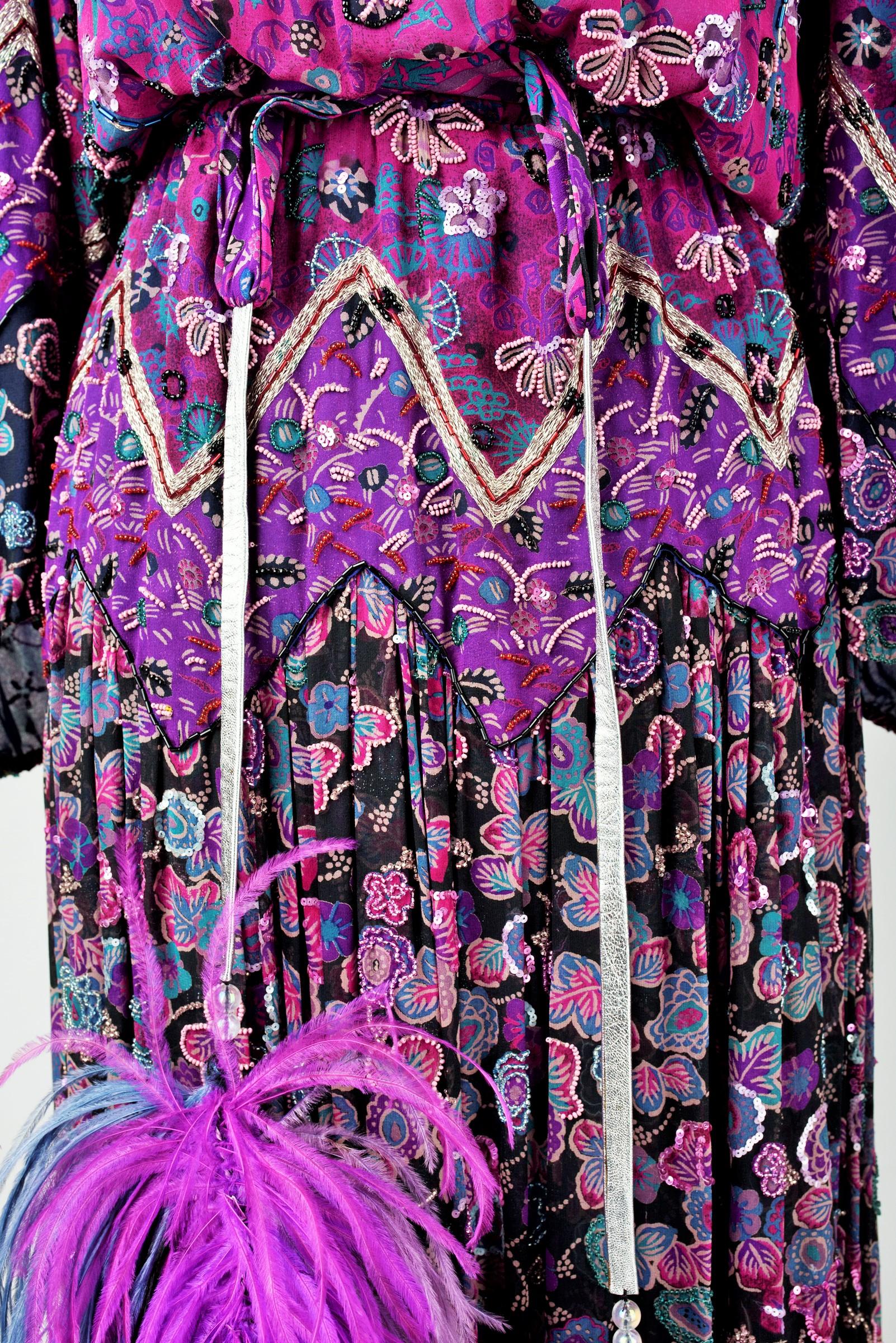Ein Louis Féraud Couture Kleid aus besticktem Chiffon und Straußenfedern - Herbst 1981 im Angebot 5