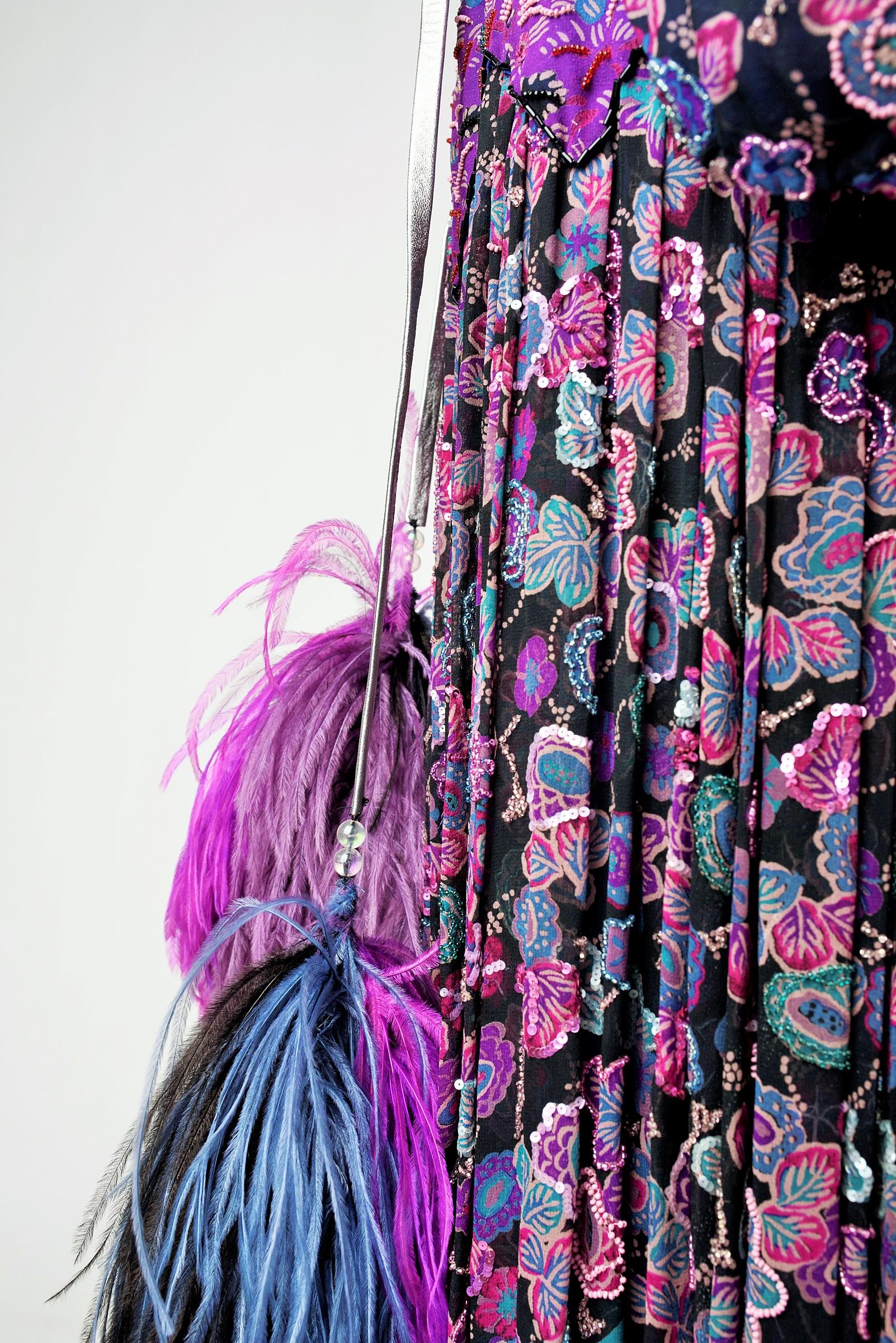 A Louis Féraud Couture Embroidered Chiffon printed Dress  - Fall 1981 For Sale 15