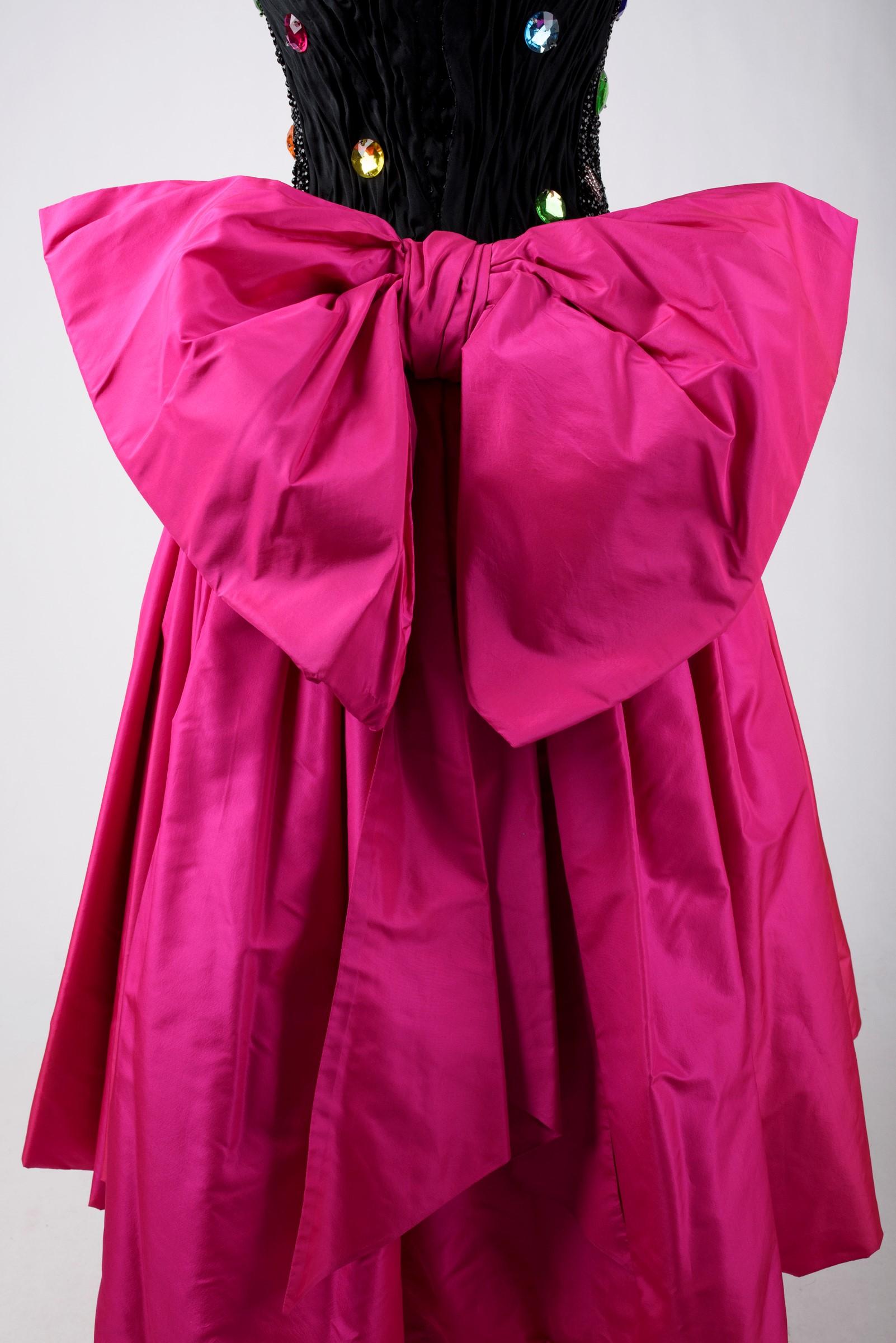A Louis Féraud Couture Taffeta Evening Dress with beaded Bodice-Fall 1986-1987 For Sale 8