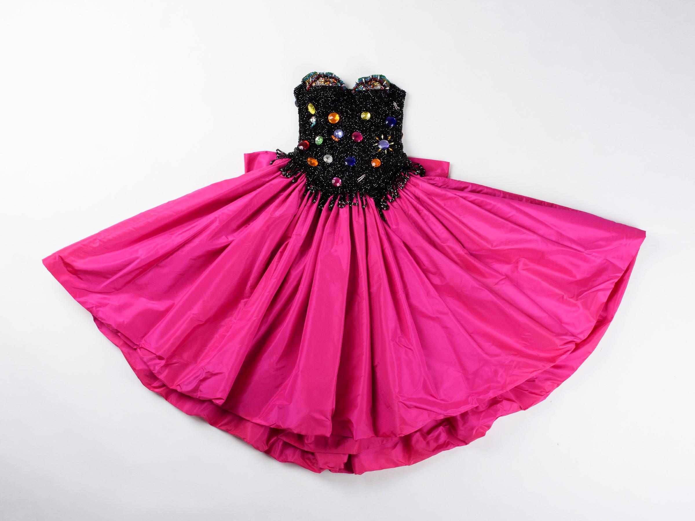 A Louis Féraud Couture Taffeta Evening Dress with beaded Bodice-Automne 1986-1987 Bon état - En vente à Toulon, FR