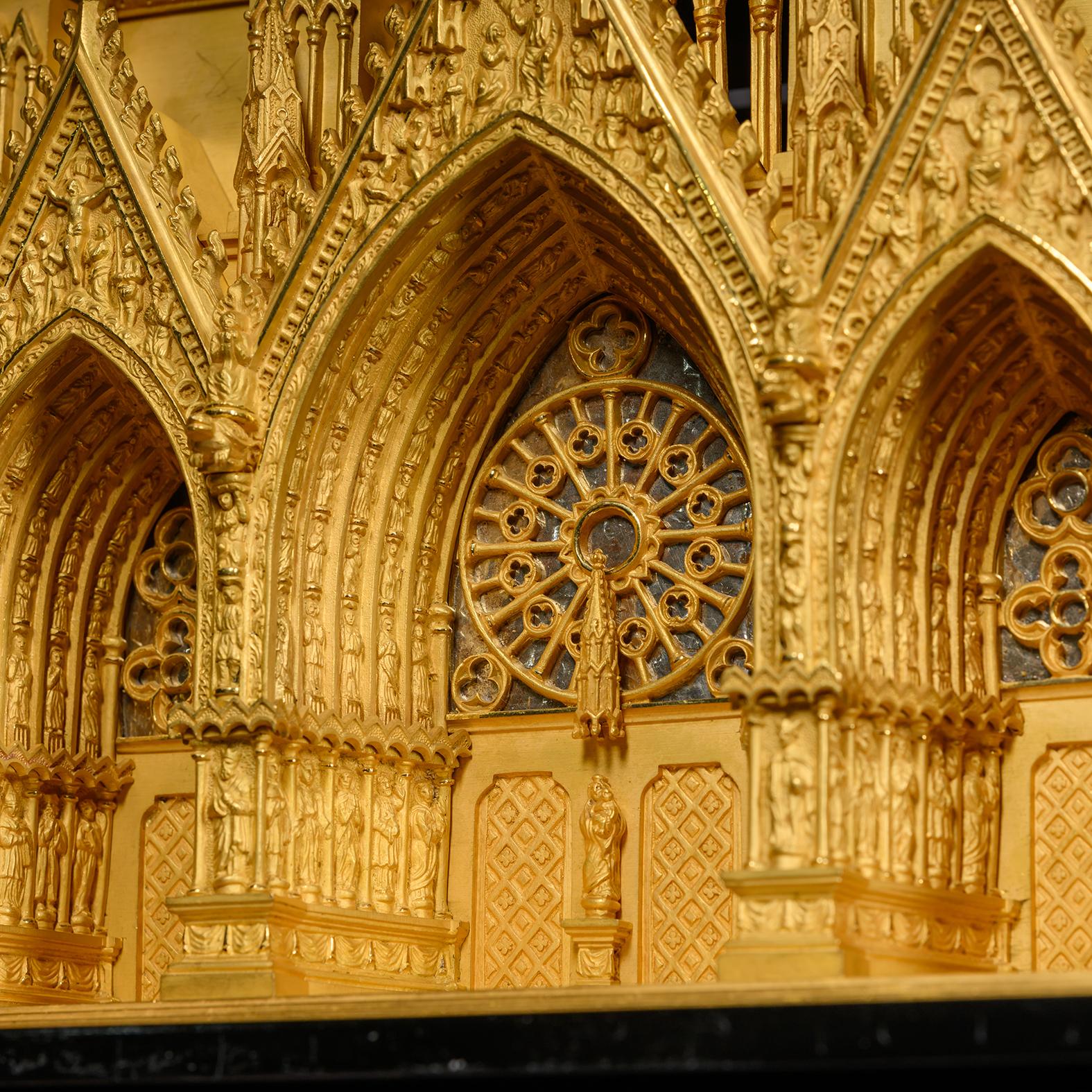 Néo-gothique A Louis Philippe Gilt-Bronze 'Reims Cathedral'  Musical Mantel Clock en vente
