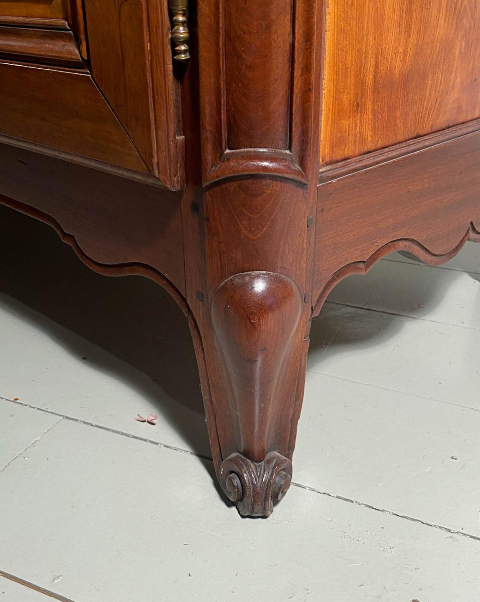 A Louis XV Mahogany Buffet with Bois Citronnier Panels For Sale 3