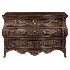 Commode bombée en chêne de style Louis XV, 18ème siècle