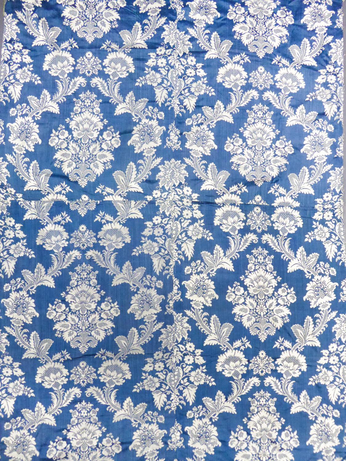 Circa 1730/1750
France

Beautiful reversible silk lampas with a French blue background and damask effect, characteristic of Lyon production under the reign of Louis XV in France. Decor with bouquets of blooming flowers inscribed between undulating