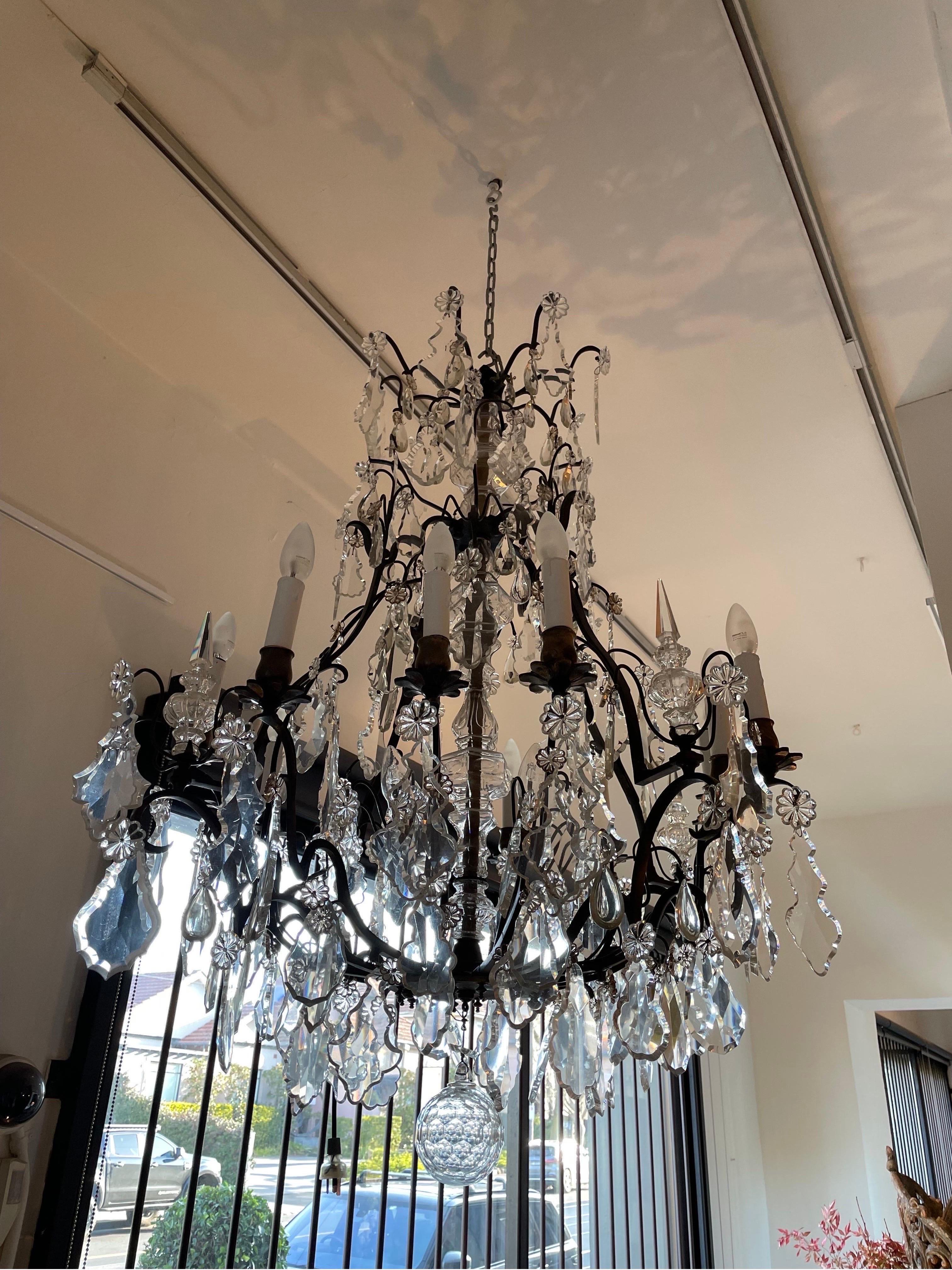 French A Louis XV Style Cut Glass Chandelier, Late 19th Century / Early 20th Century For Sale