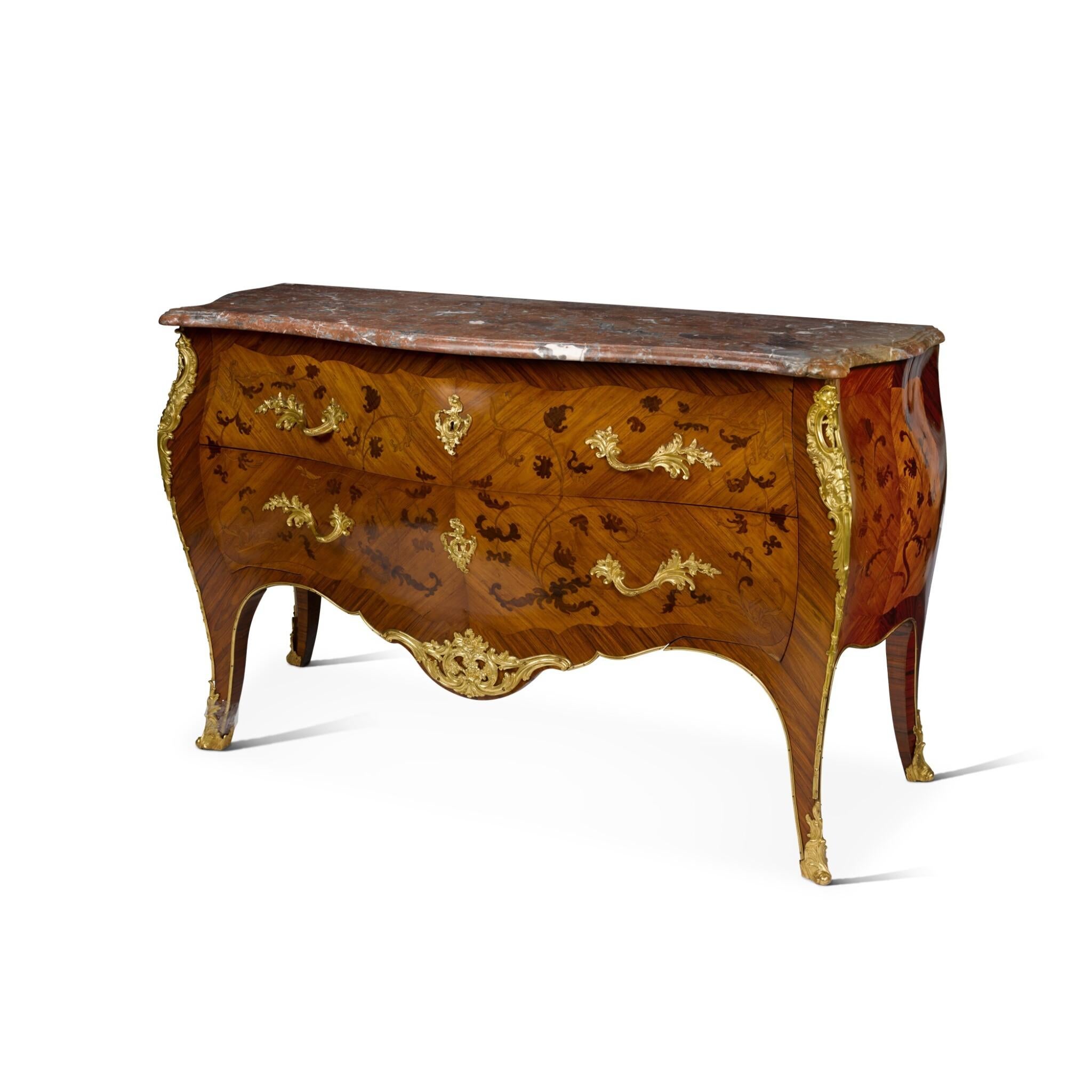 Vergoldete Bronze im Louis-XV-Stil, montiert aus Veilchenholz, Tulpenholz und Bois de Bout-Marque (Louis XV.) im Angebot