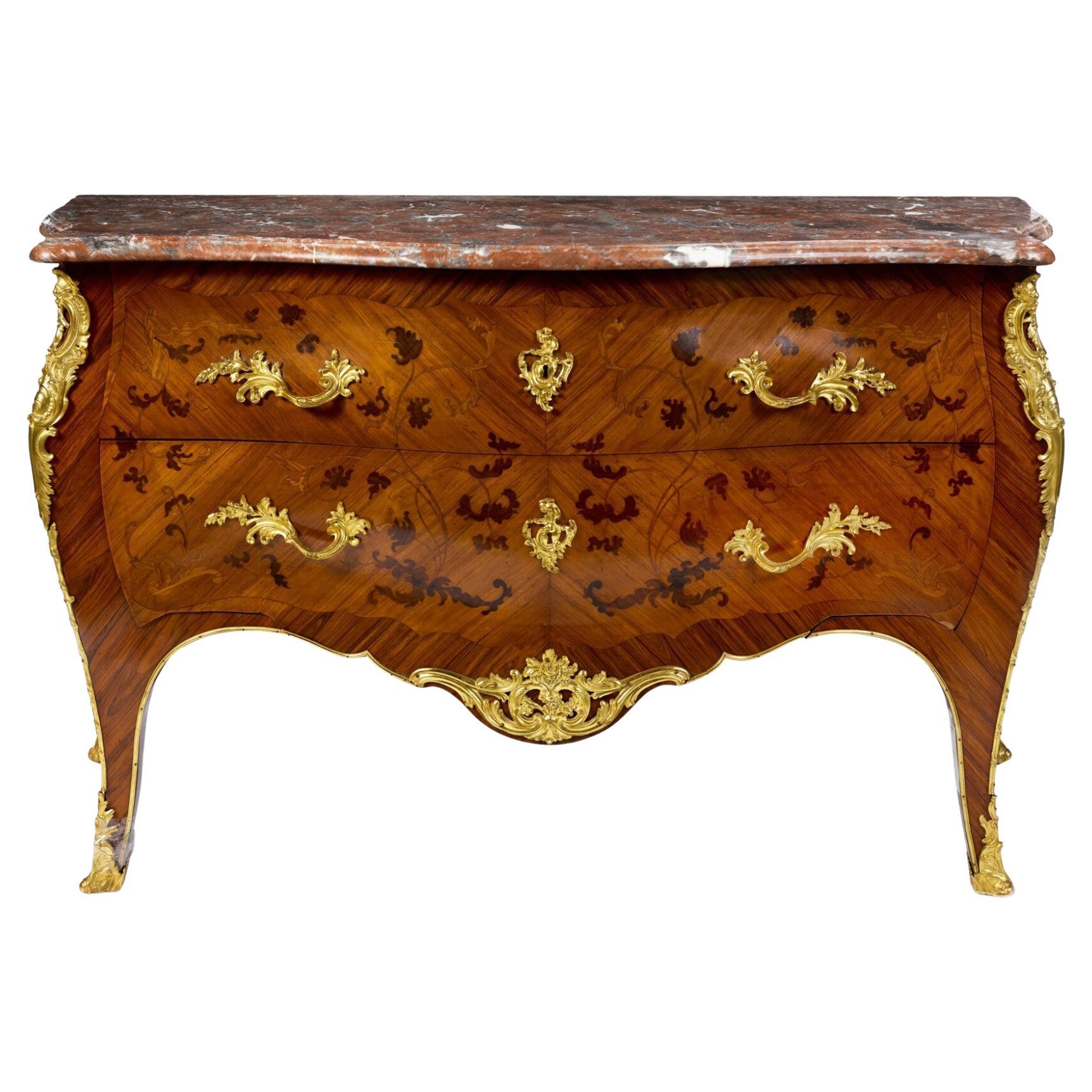 Vergoldete Bronze im Louis-XV-Stil, montiert aus Veilchenholz, Tulpenholz und Bois de Bout-Marque im Angebot