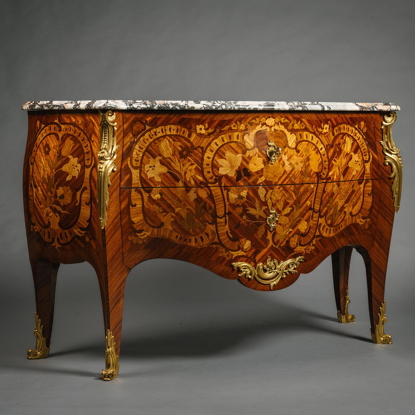 Marqueterie Commode de style Louis XV montée en marqueterie de bronze doré, par Paul Sormani en vente