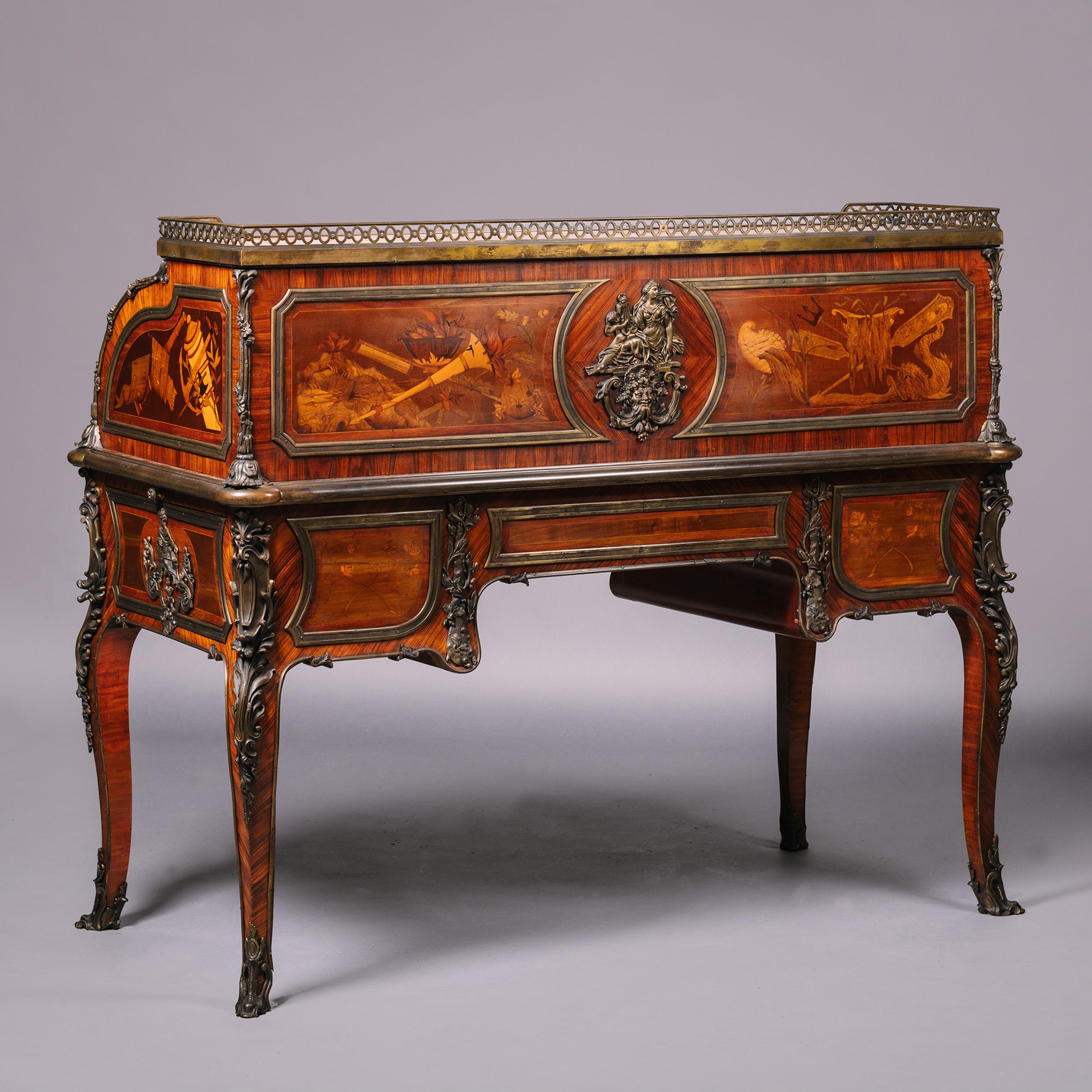Bronze Bureau cylindrique en marqueterie monté sur bronze doré de style Louis XV en vente