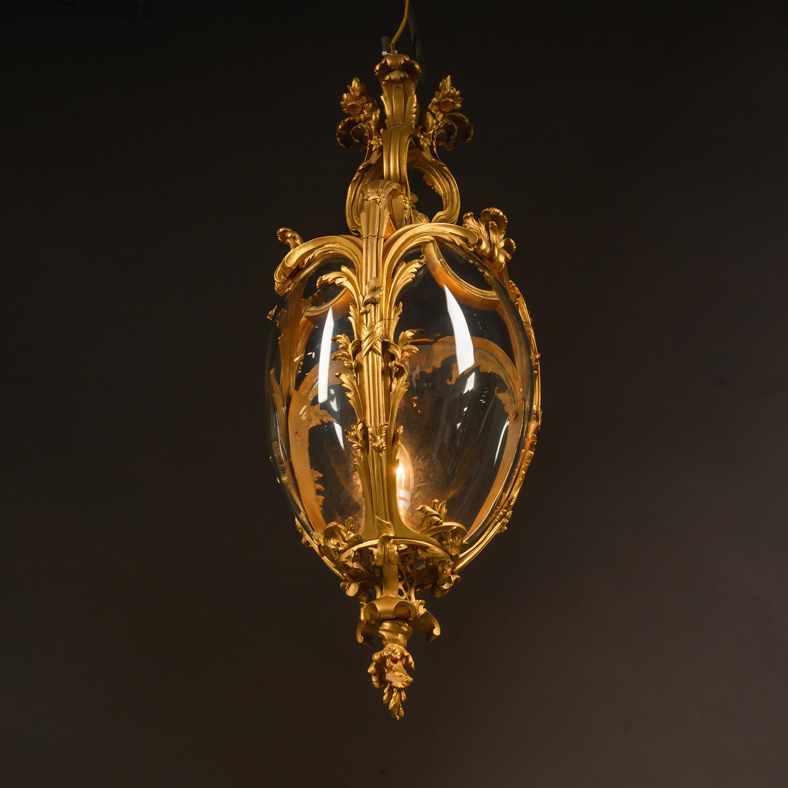 A Louis XV Style Gilt-Bronze Rococo Lantern In Good Condition For Sale In Brighton, West Sussex