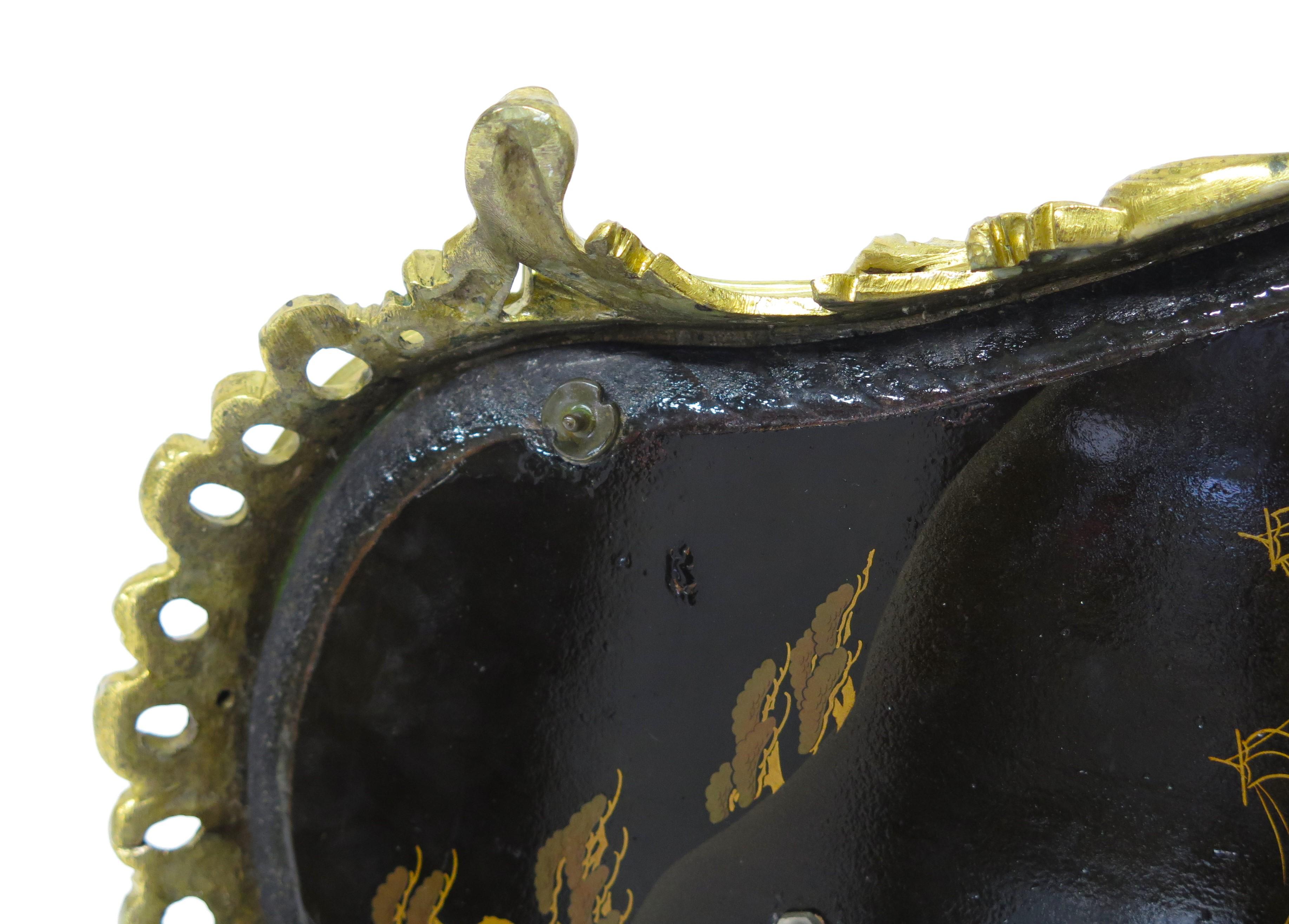 A Louis XV-Style Lacquer, Porcelain and Gilt Bronze-Mounted Encrier For Sale 5