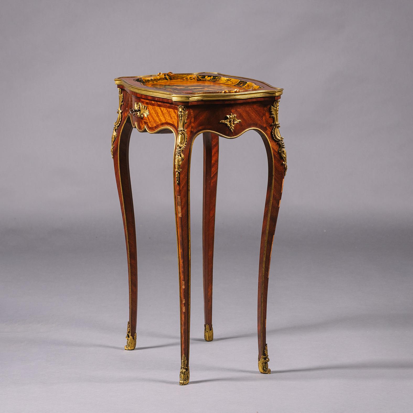 Table à plateau laqué de style Louis XV par Henry Dasson Bon état - En vente à Brighton, West Sussex
