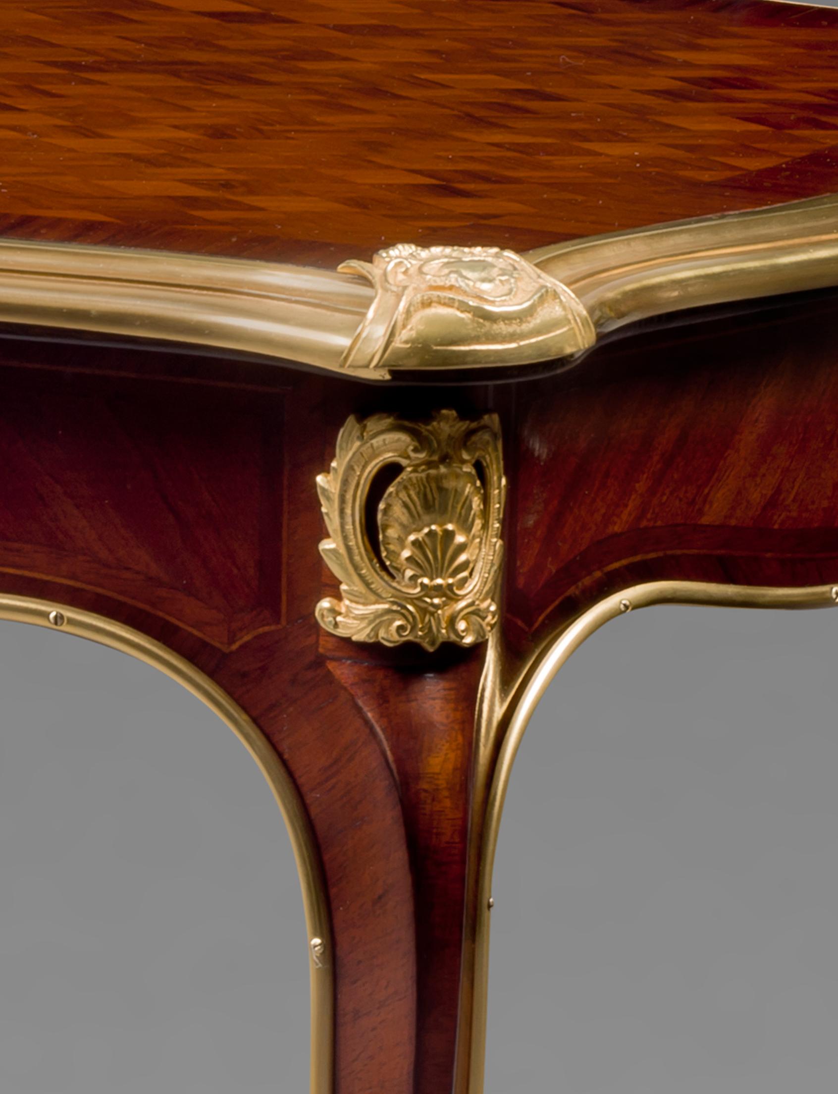 Danois Table basse de style Louis XV par Lysberg et Hansen de Copenhague, datant d'environ 1910 en vente