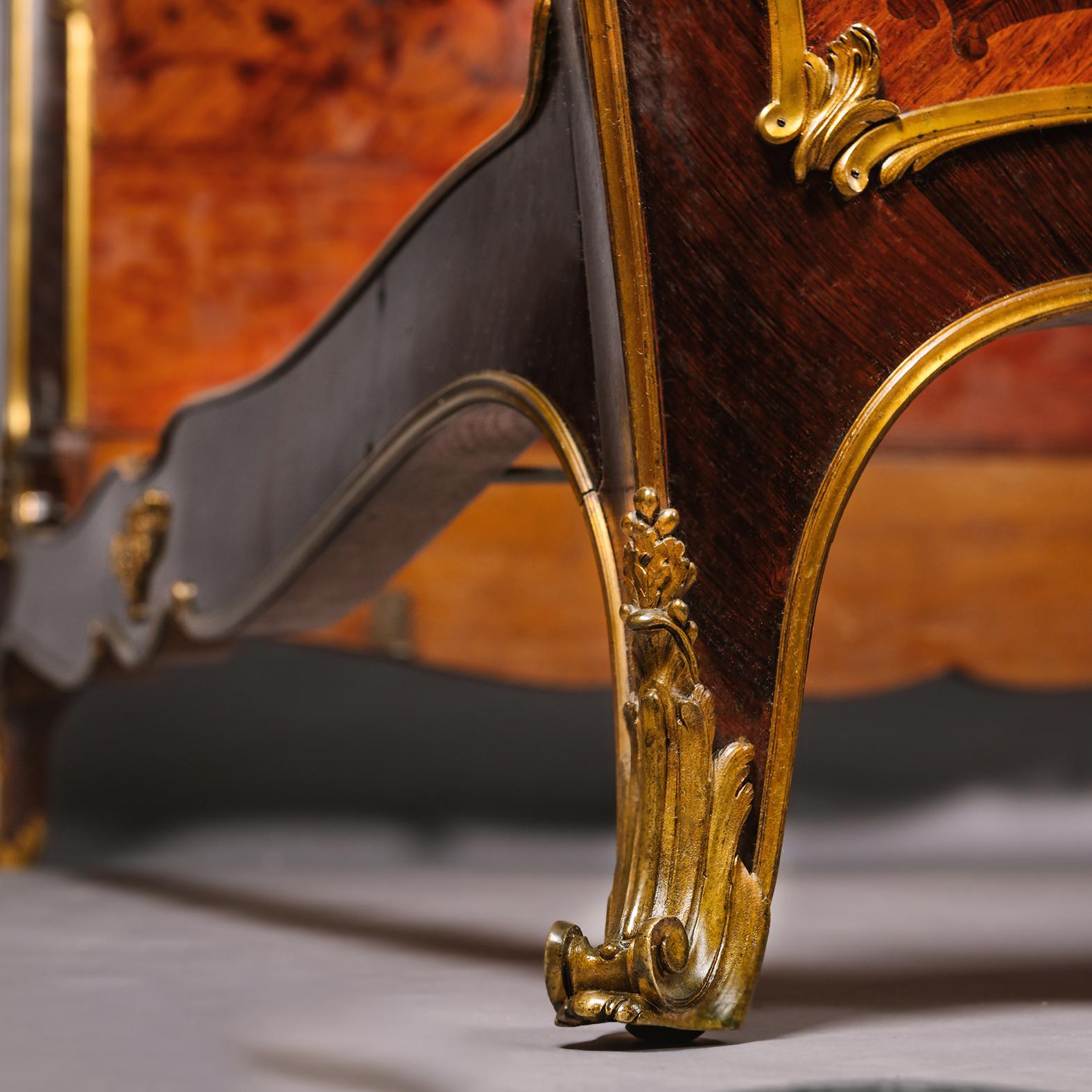 Bronze Lit double en marqueterie de style Louis XV, attribué à François Linke en vente