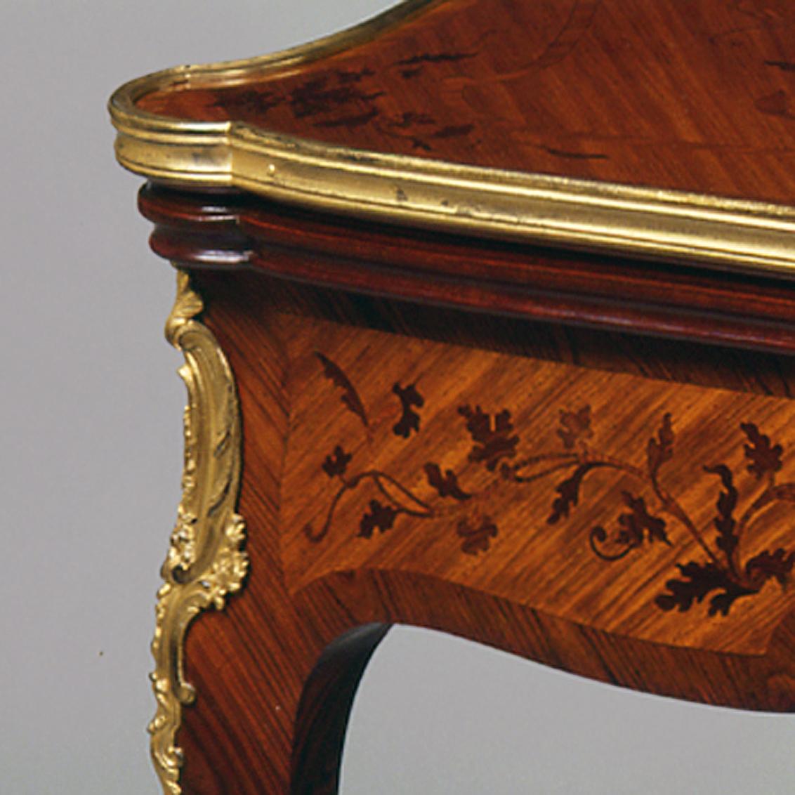 Intarsien-Spieltisch im Louis-XV-Stil, um 1870 (Louis XV.) im Angebot