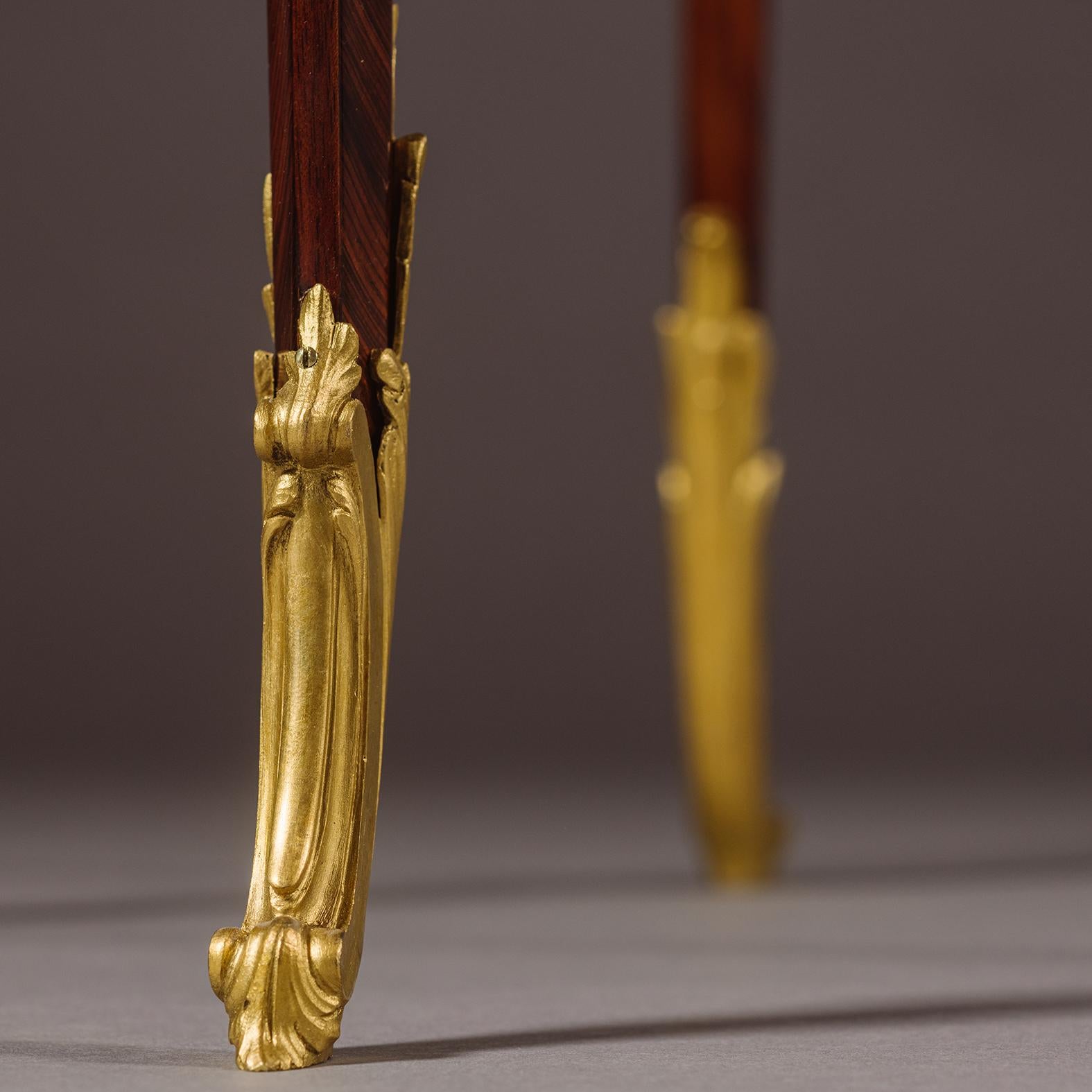 XIX secolo Gueridon intarsiato in stile Luigi XV di Emmanuel Zwiener in vendita