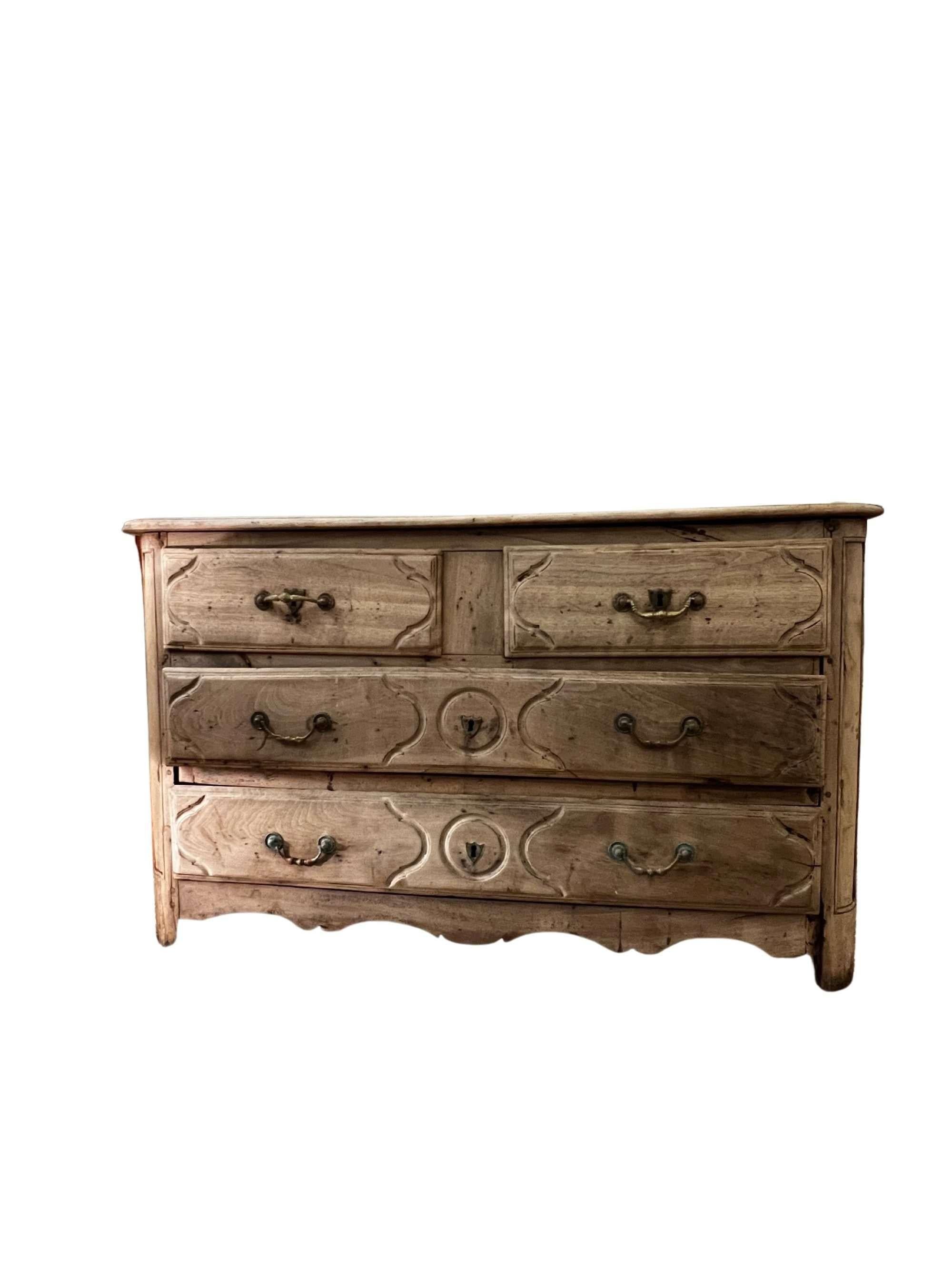 Una commode in Oak in stile Luigi XV In condizioni buone in vendita a New York, NY