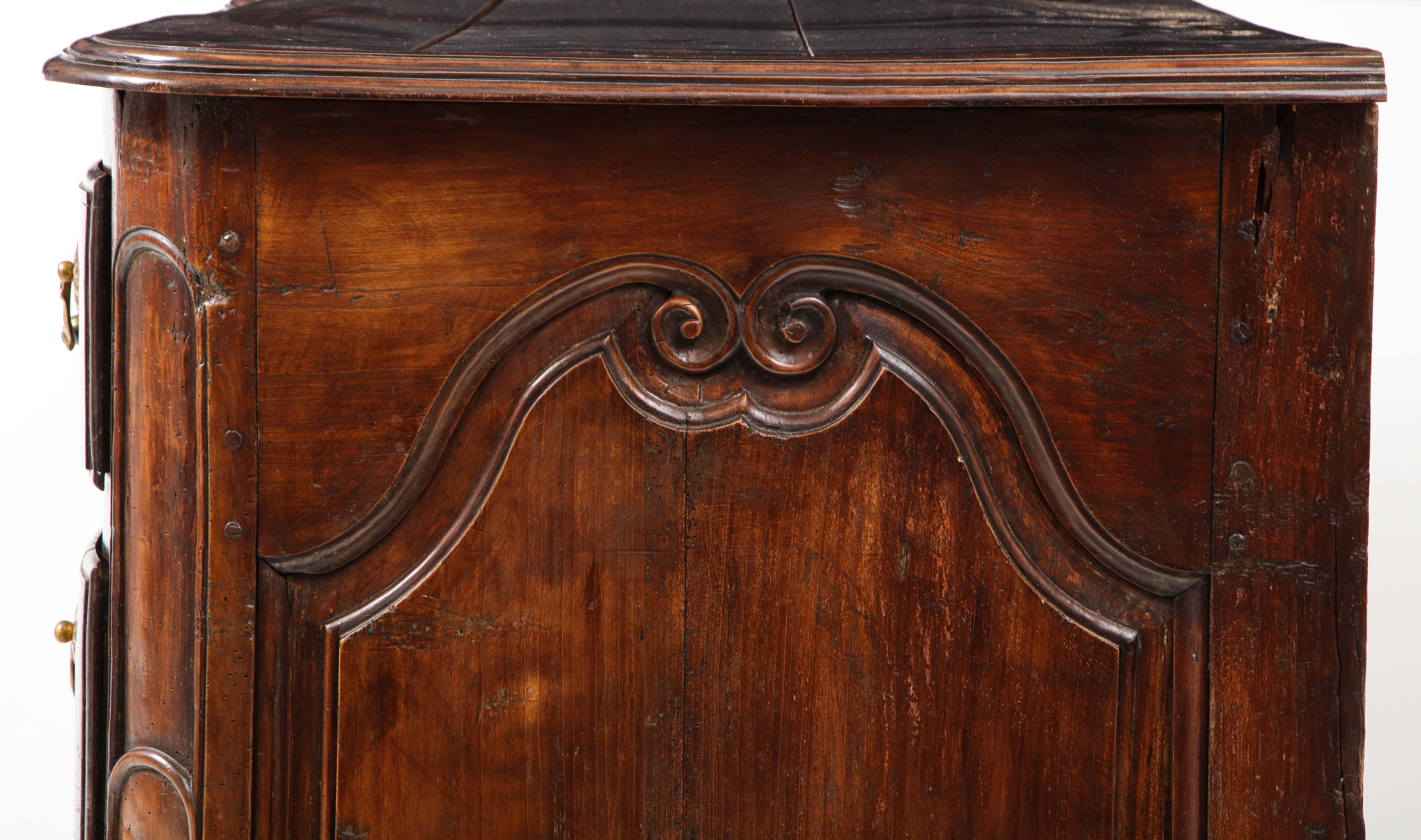 Louis XV Style Provincial Oak Commode For Sale 10