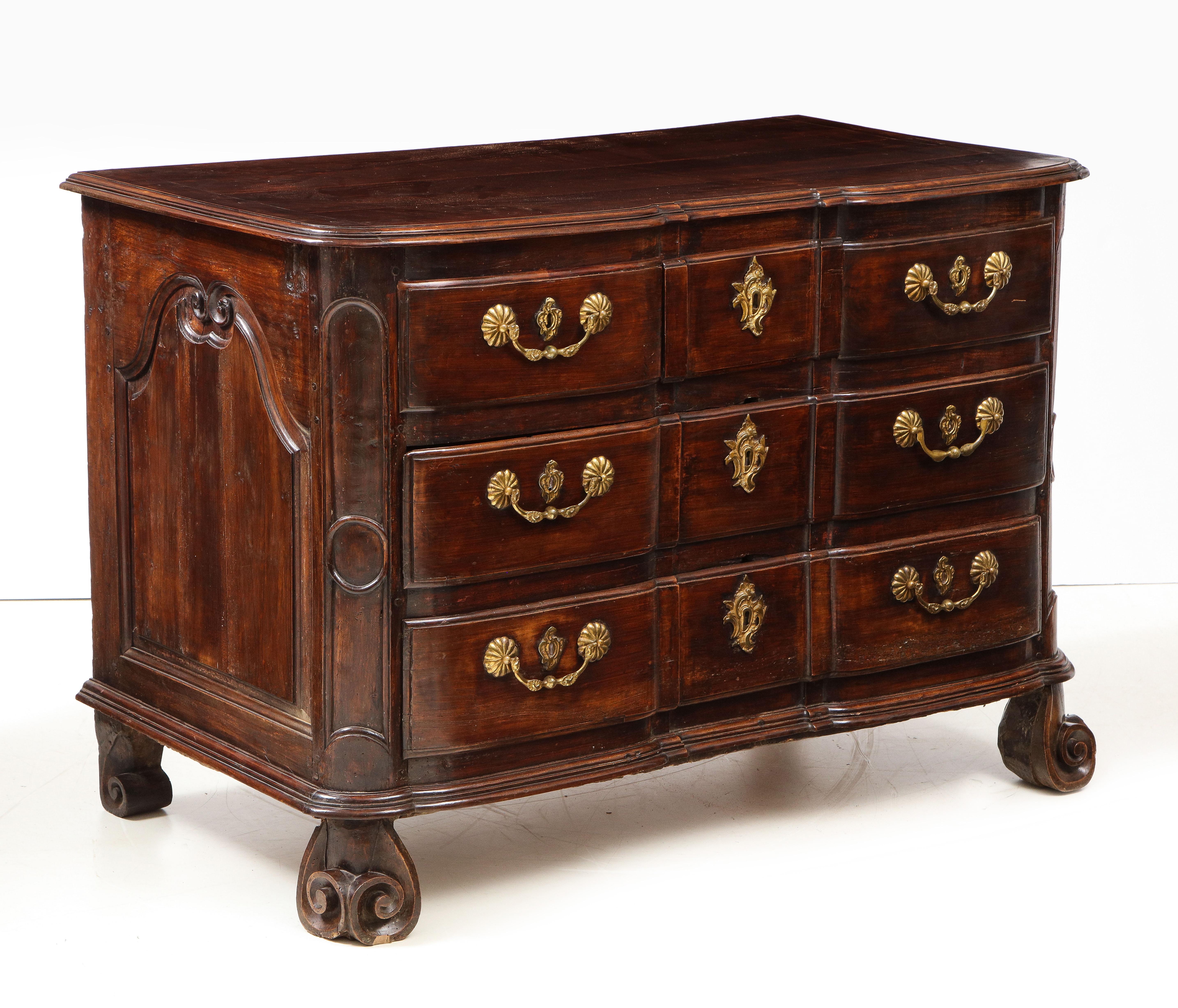 Louis XV Style Provincial Oak Commode For Sale 2