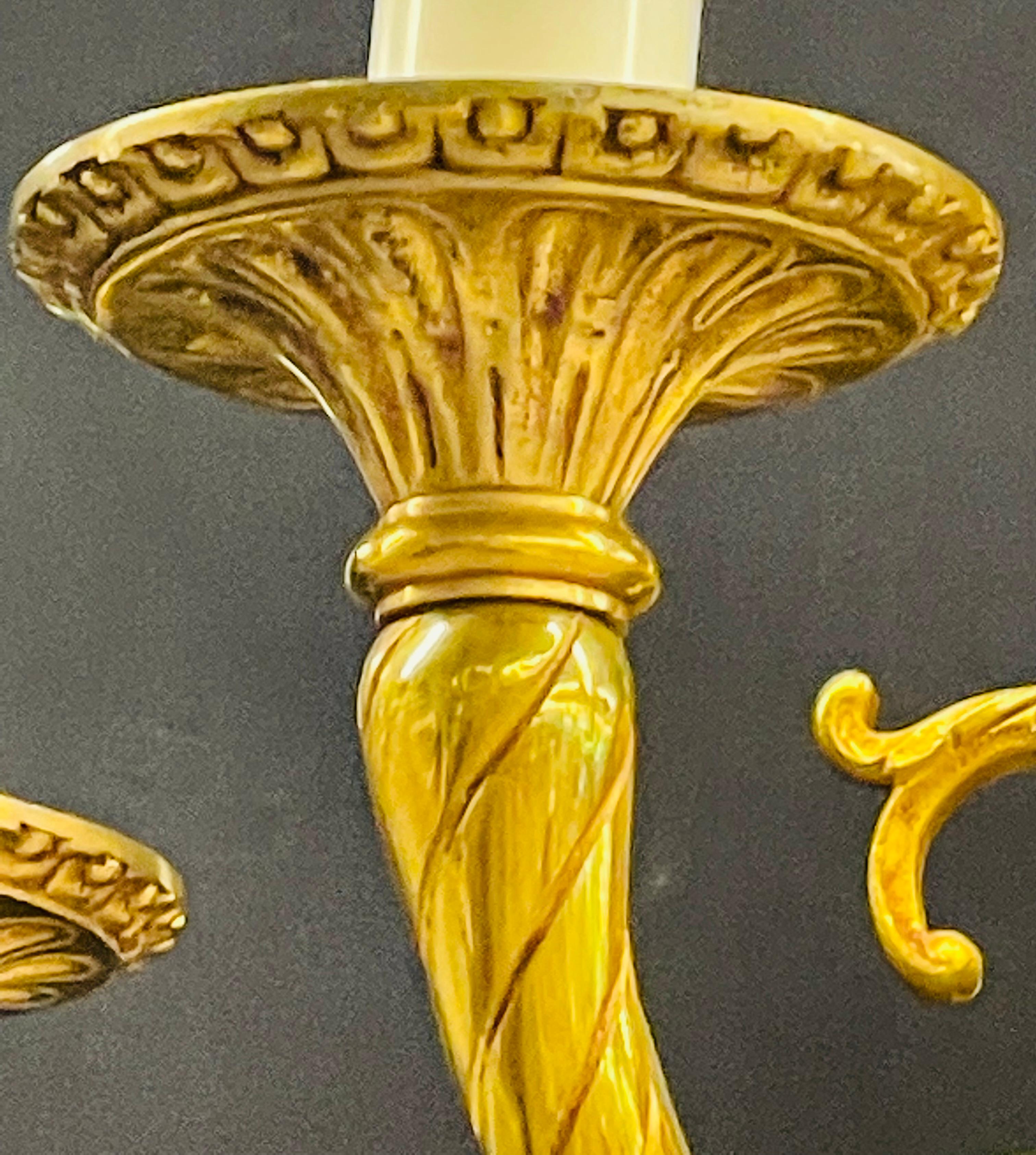 Lustre Louis XVI en bronze doré en vente 2