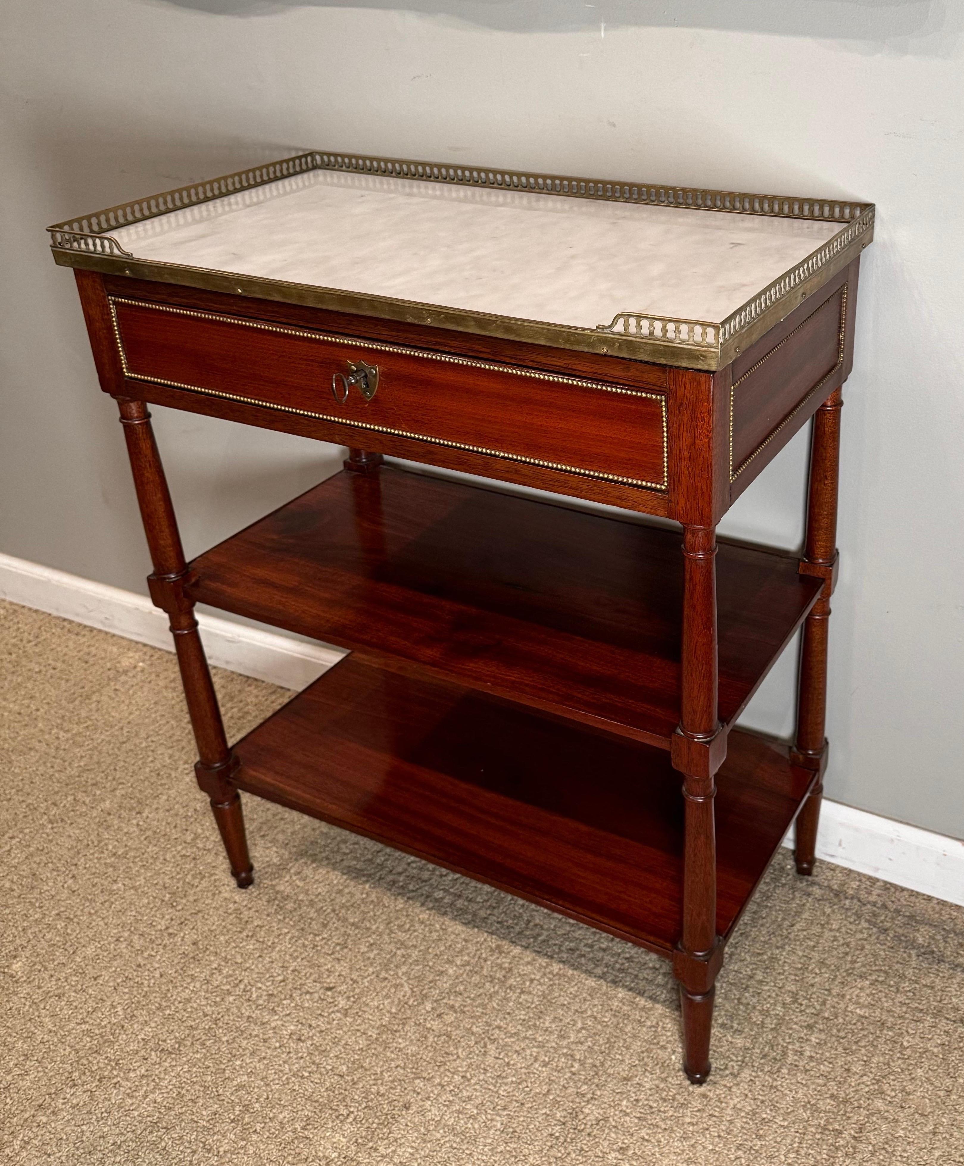 A Louis XVI Mahogany Side Table  In Good Condition For Sale In New York, NY