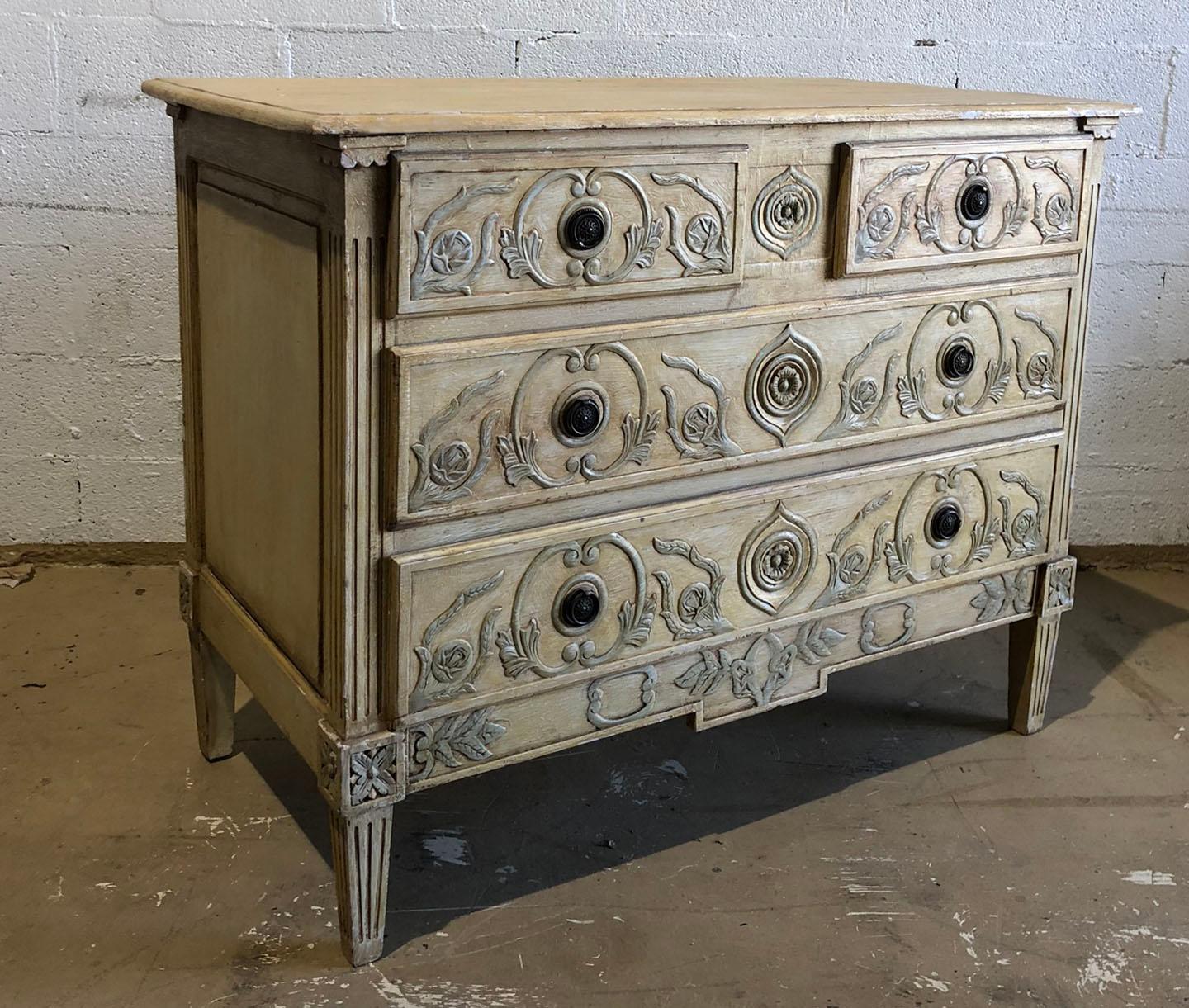 Wood Louis XVI Provincial Creme and Grey Painted 3-Drawer Commode, Late 18th Century For Sale