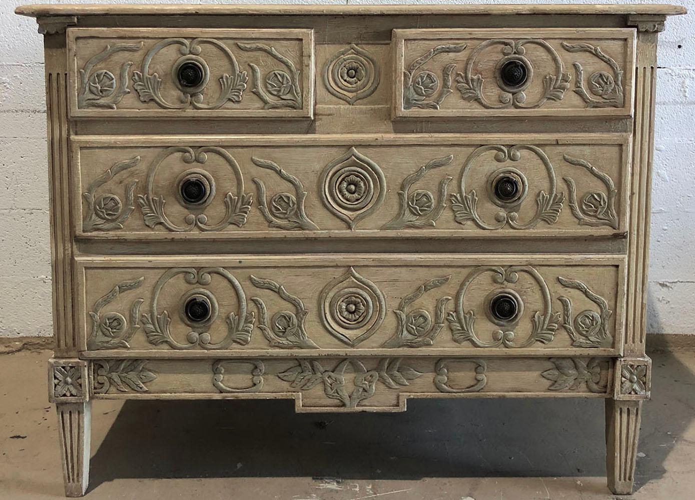Louis XVI Provincial Creme and Grey Painted 3-Drawer Commode, Late 18th Century For Sale 1