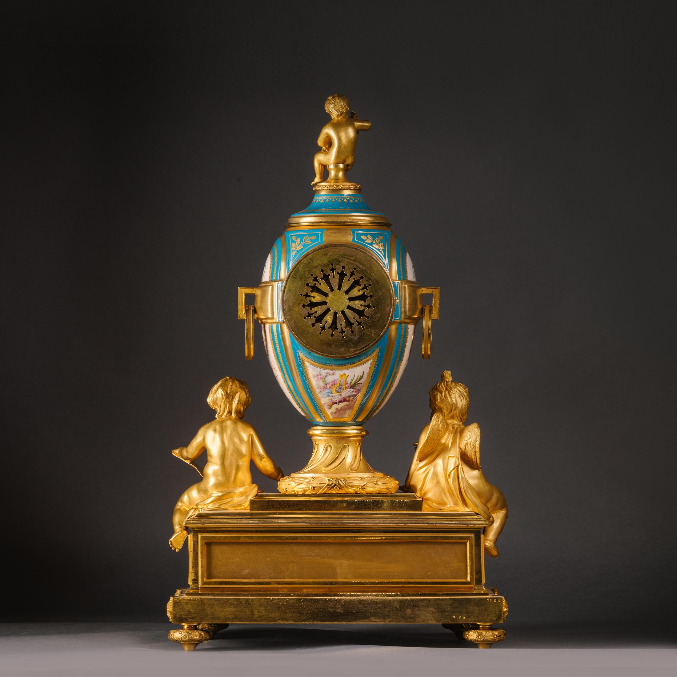 Porzellan-Kaminuhr im Stil Louis XVI und Sèvres von Raingo Frères (Französisch) im Angebot