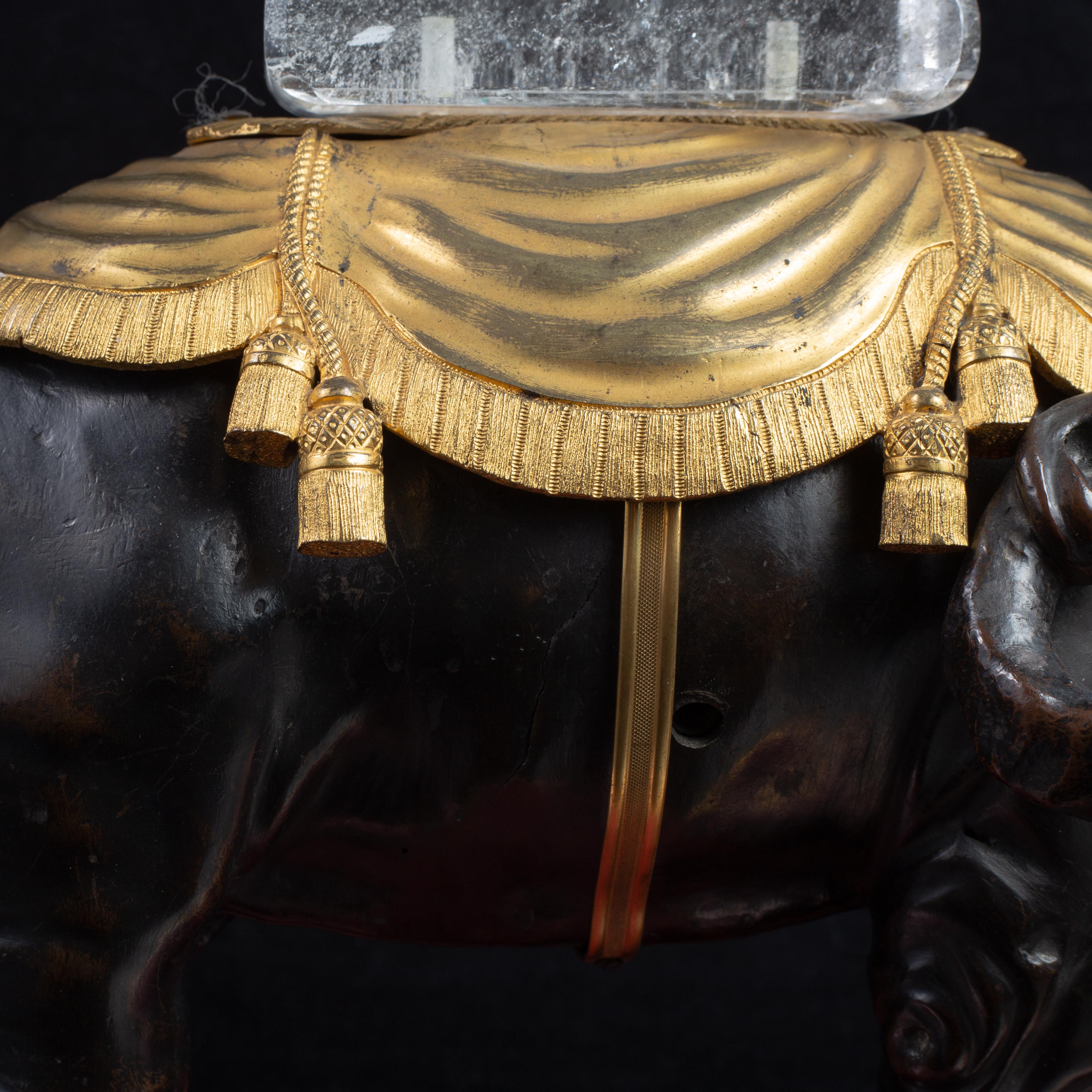 Elefante in bronzo stile Luigi XVI con obelisco in cristallo di rocca su base in rodonite in vendita 6
