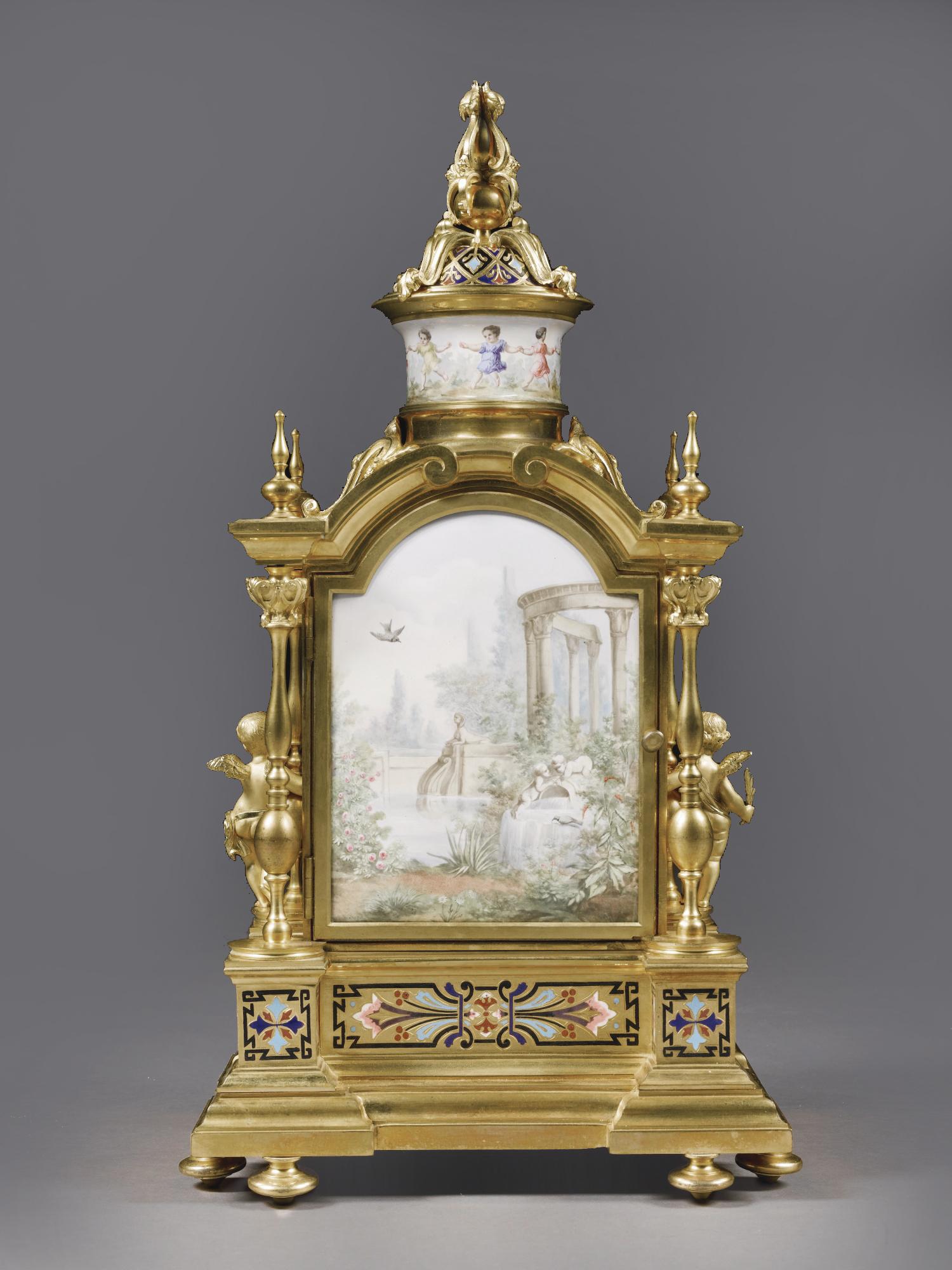 Champlevé Pendule de cheminée en émail champlevé et bronze doré de style Louis XVI, vers 1880 en vente